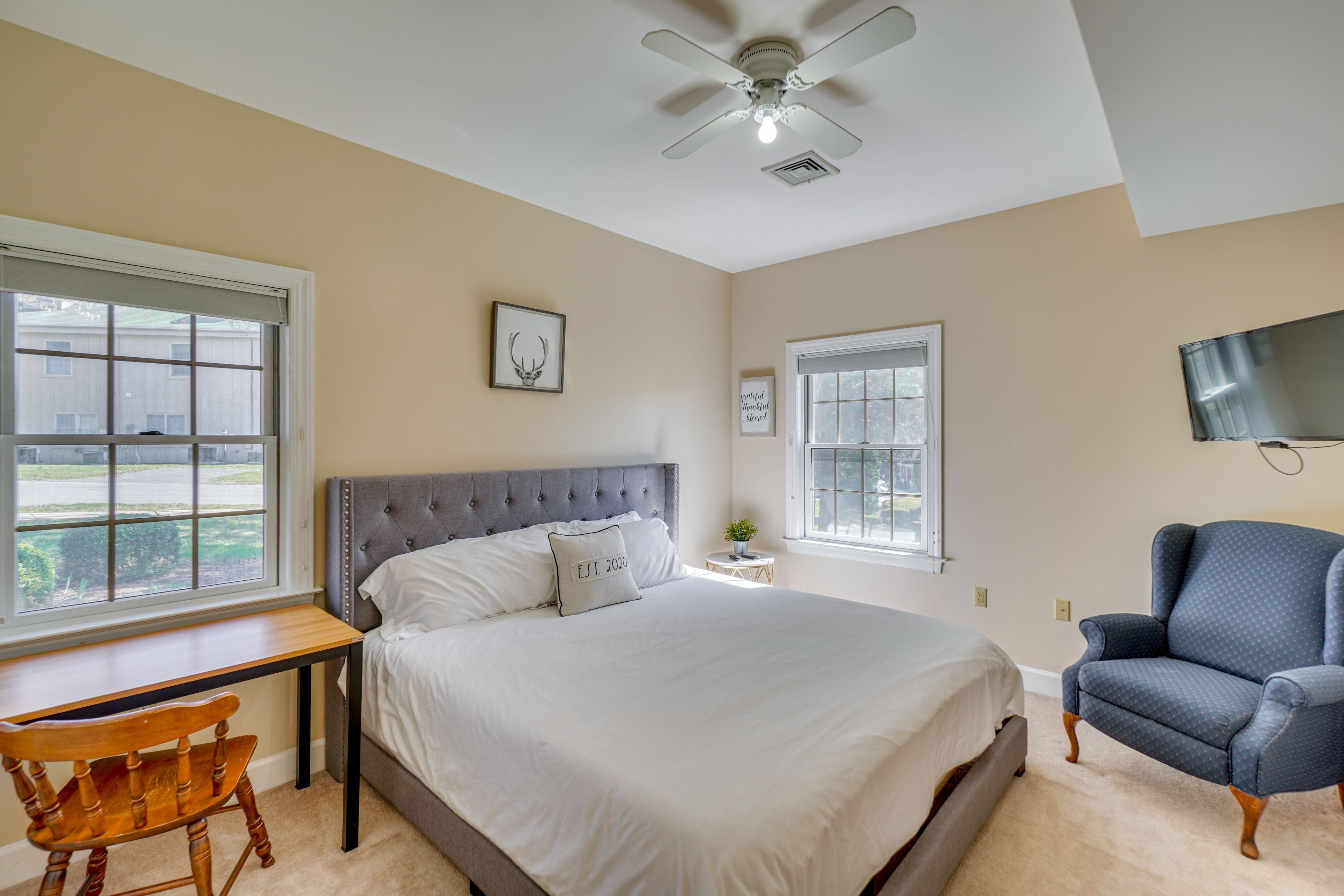 Bedroom 1 | King Bed | 1st Floor