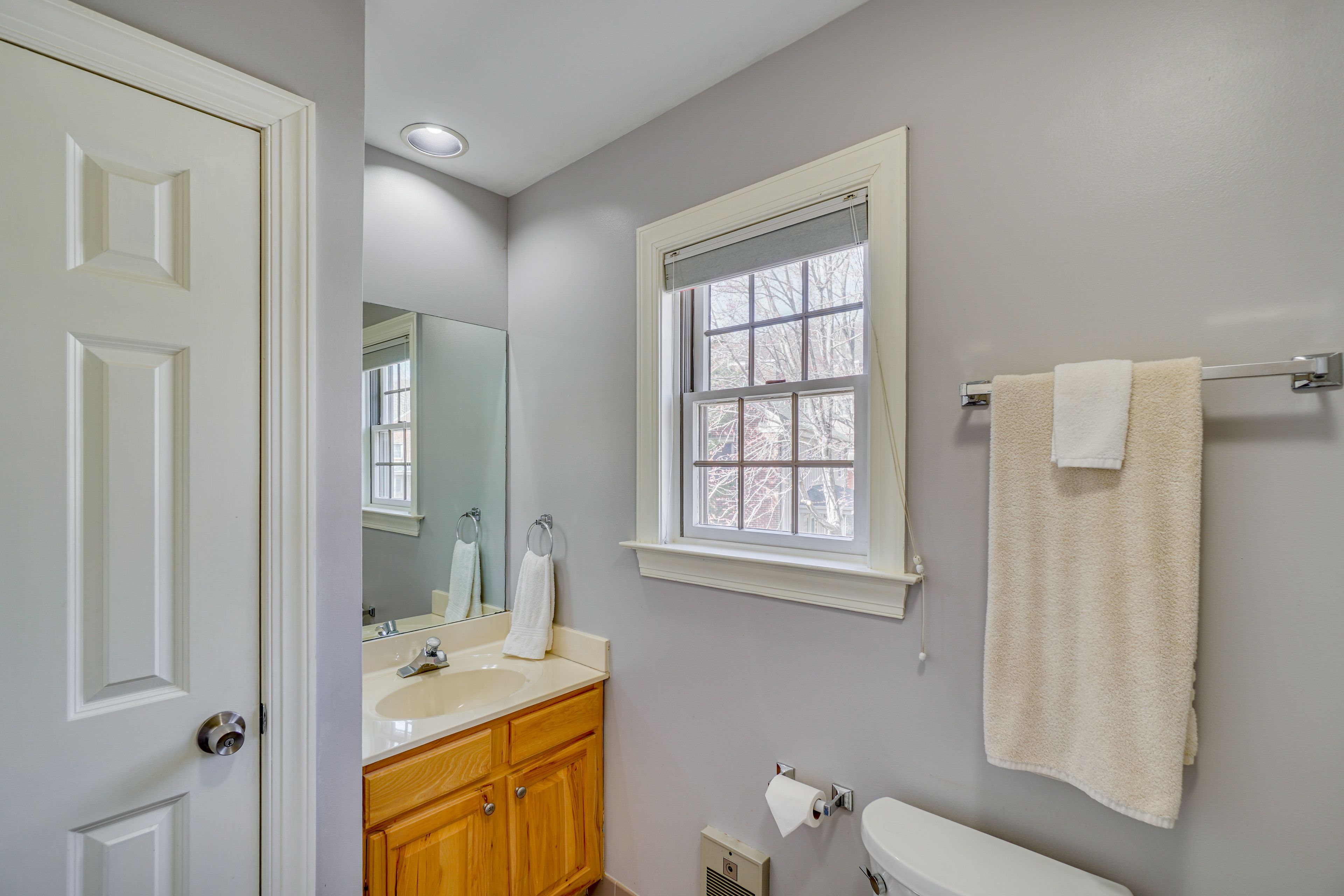 Bathroom | 2nd Floor