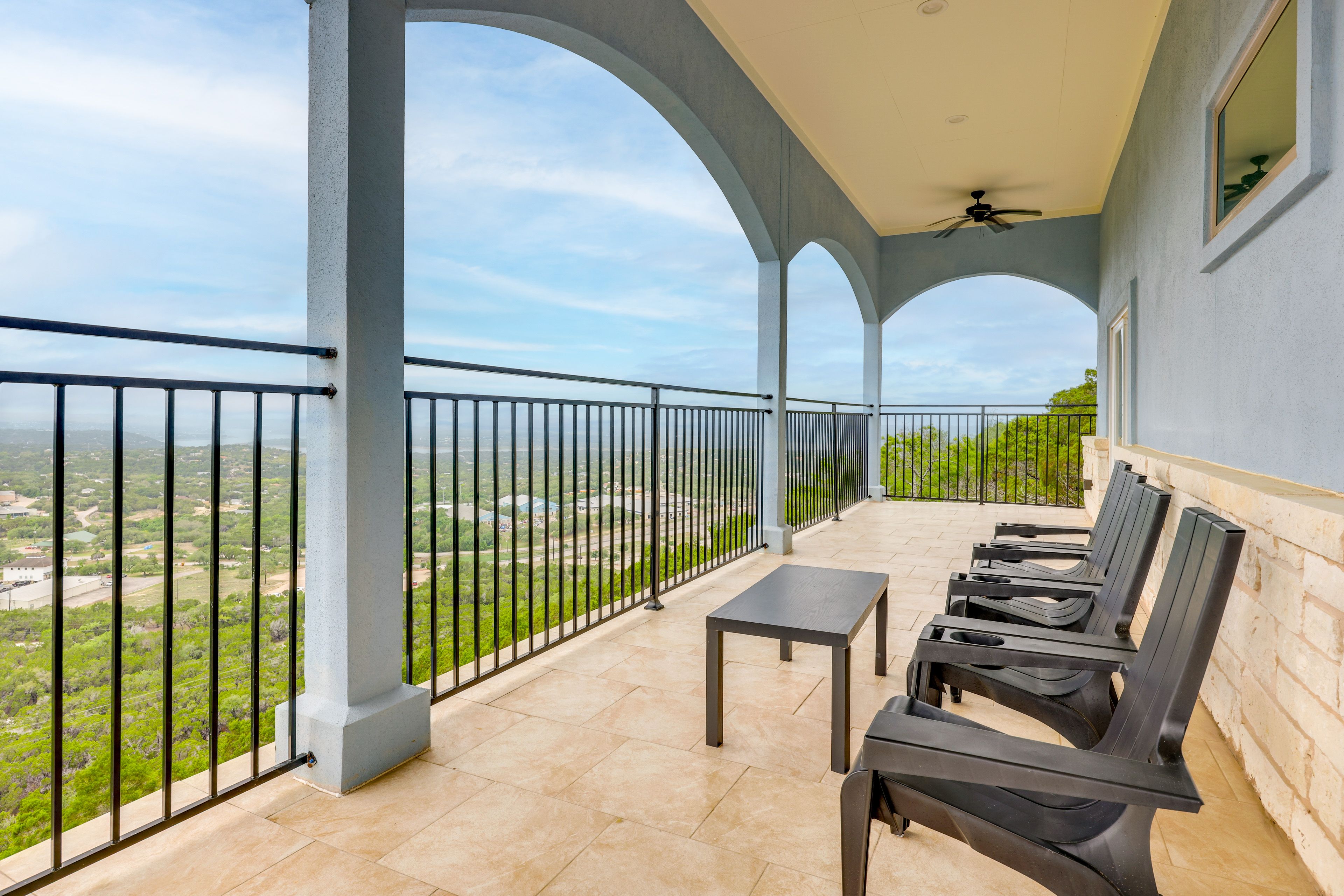 Lago Vista Vacation Rental | 4BR | 3.5BA | 2,900 Sq Ft | 1 Step to Enter