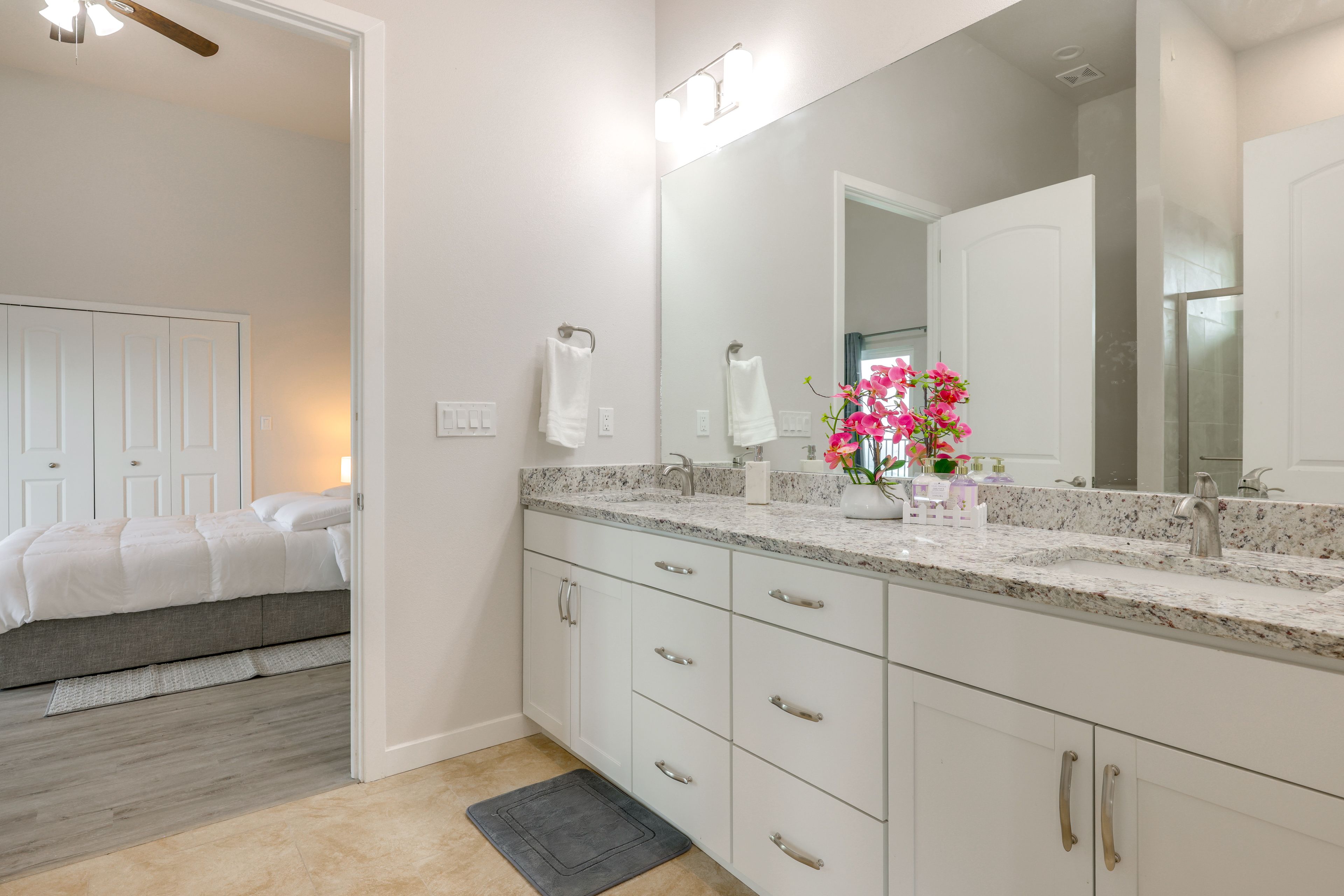 Full Bathroom | 1st Floor