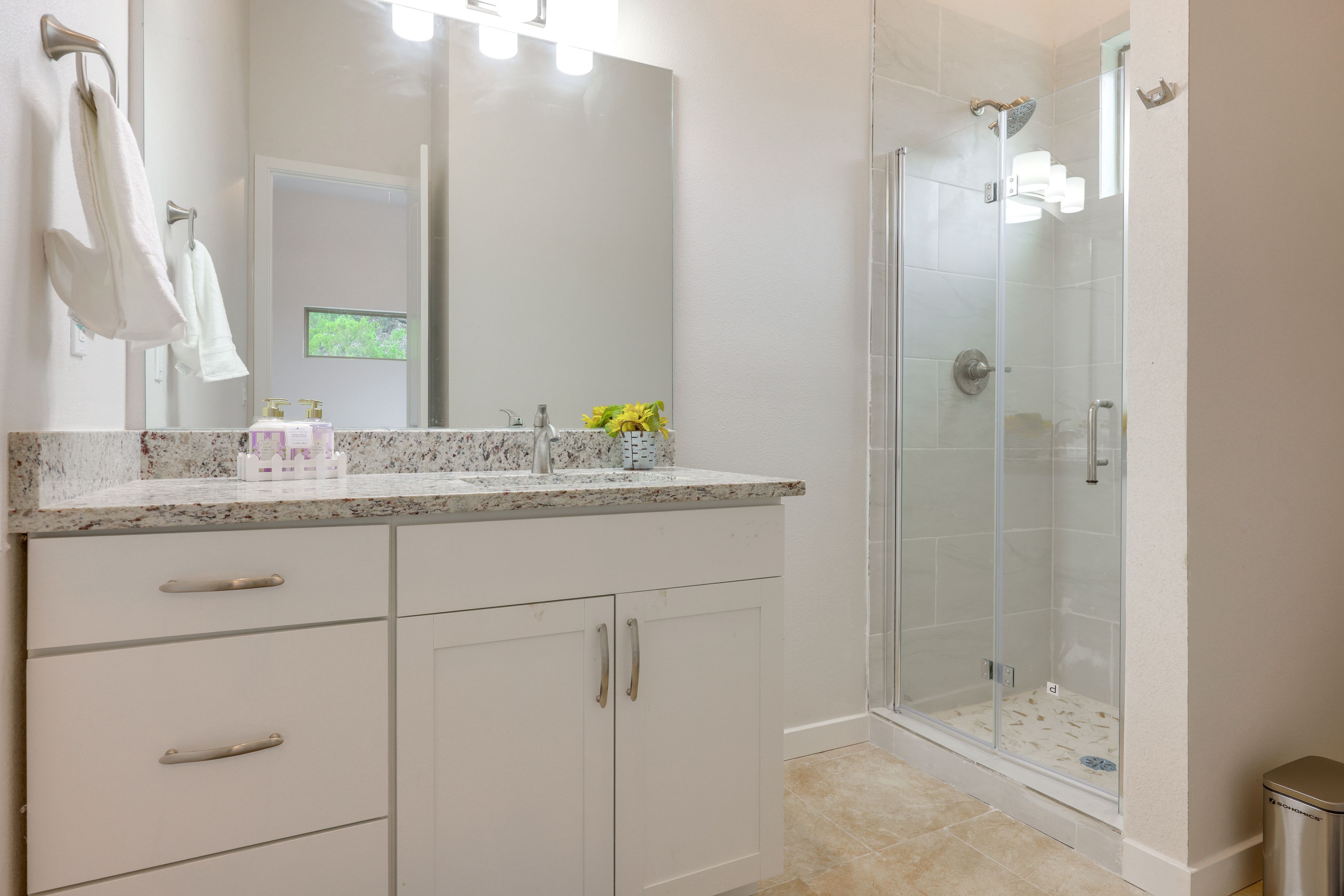 Full Bathroom | 1st Floor