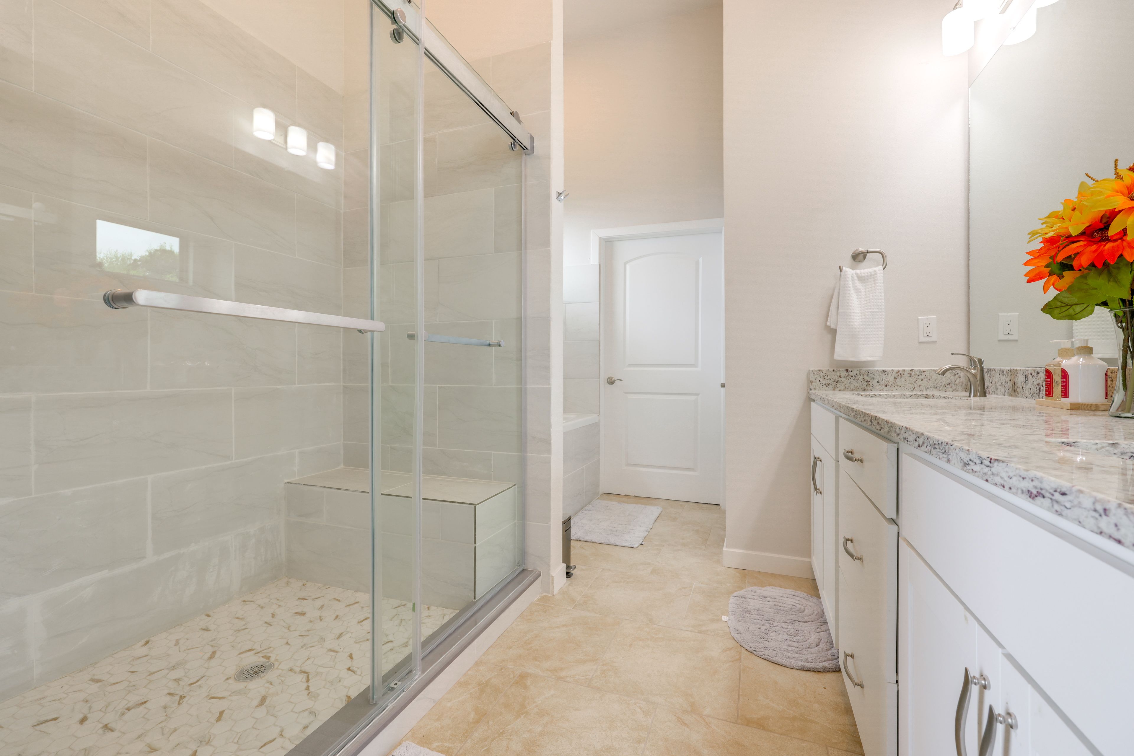 Full Bathroom | 1st Floor