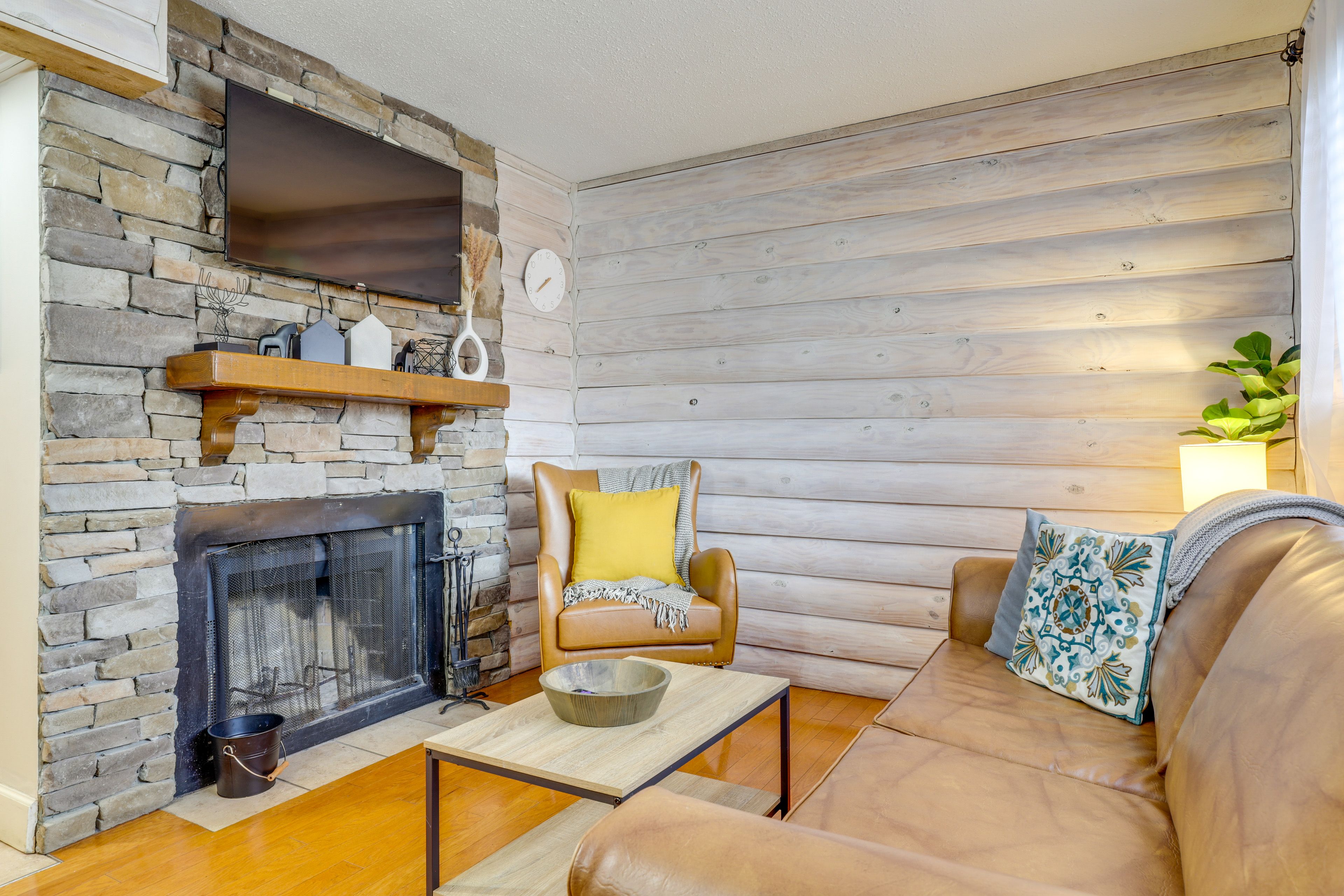 Gatlinburg Vacation Rental | 1BR | 1BA | 420 Sq Ft