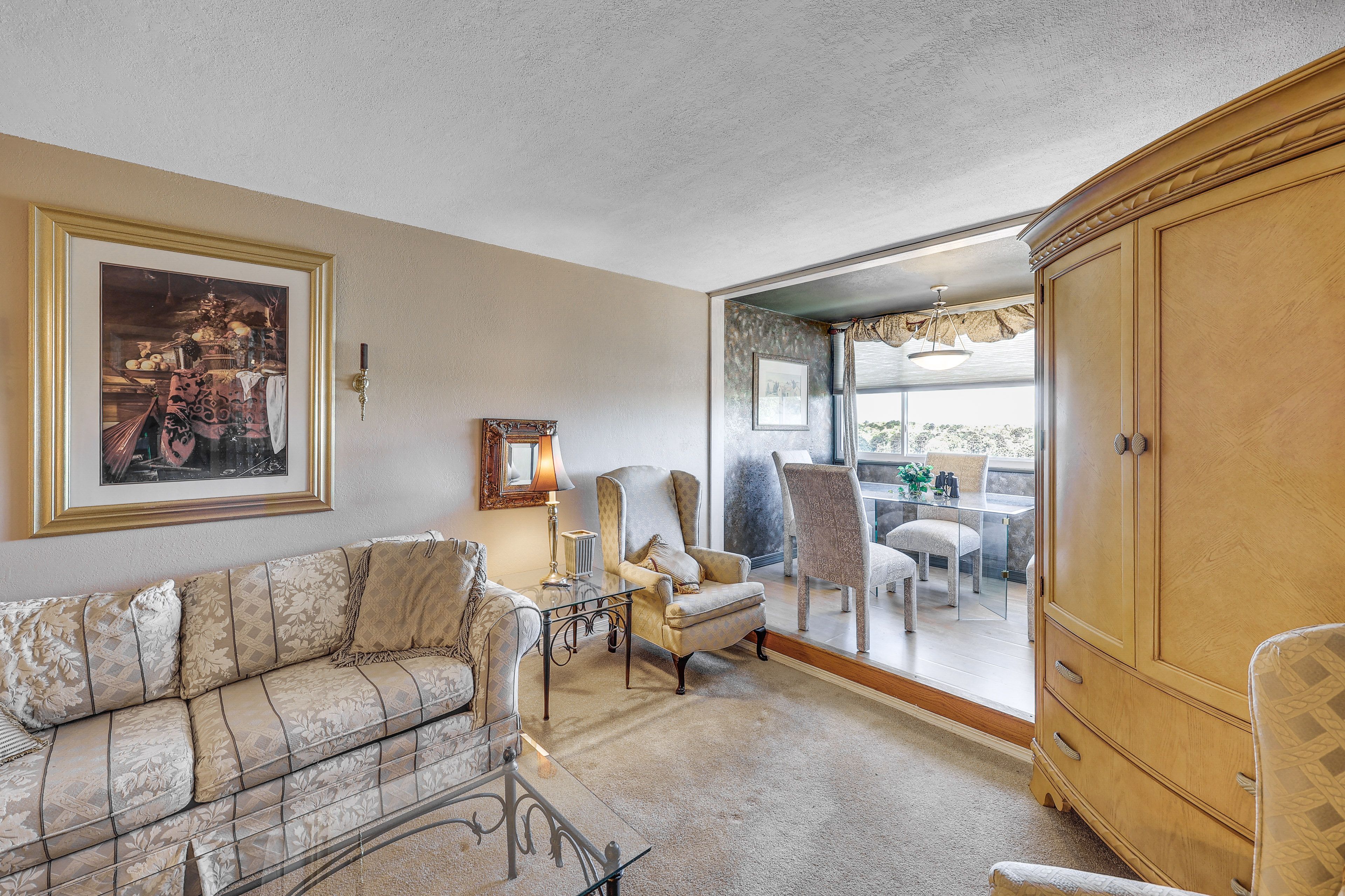 Living Room | Sleeper Sofa | Dining Area w/ Lake Views