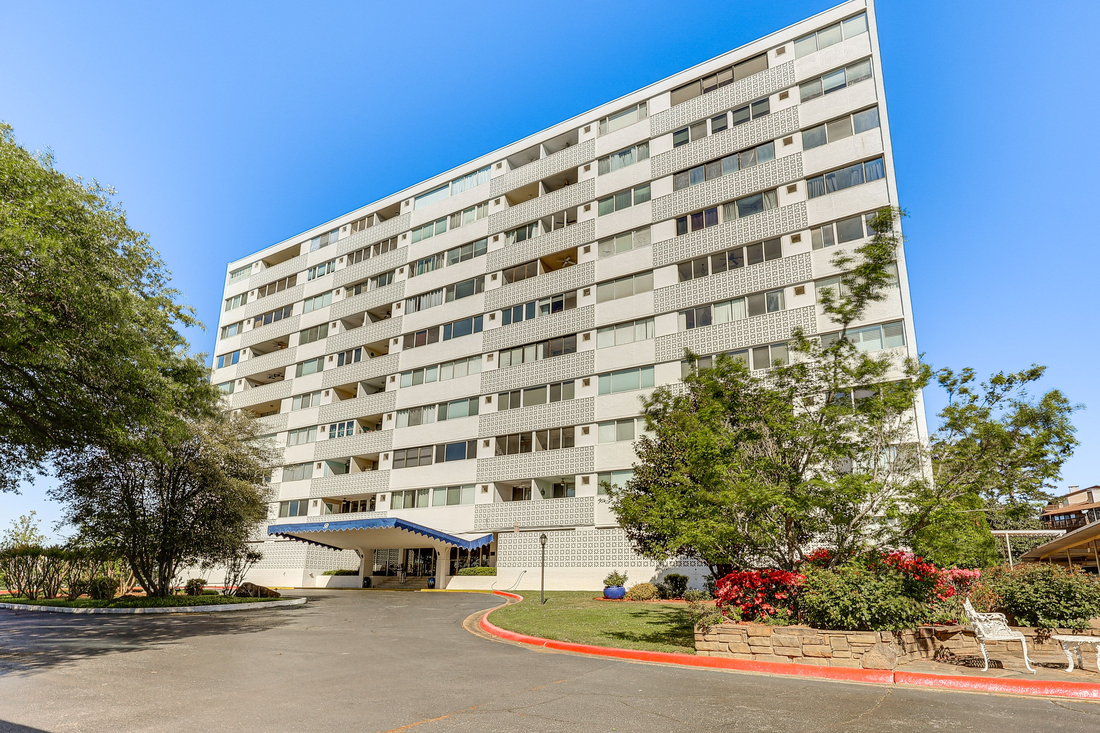 Located in Beacon Manor | Covered Parking Area (1 Vehicle)