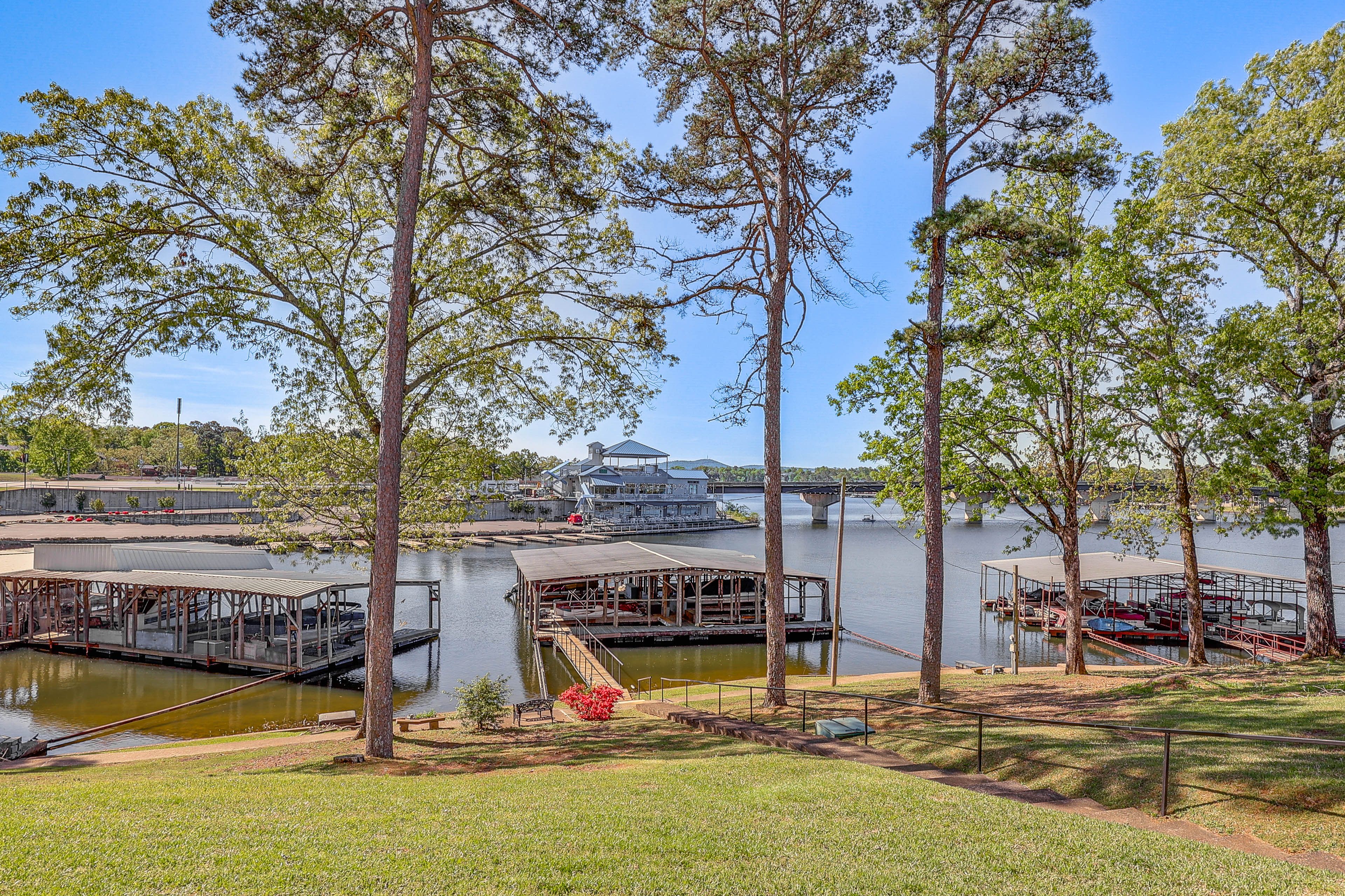 Exterior | Lake Hamilton Access On-Site