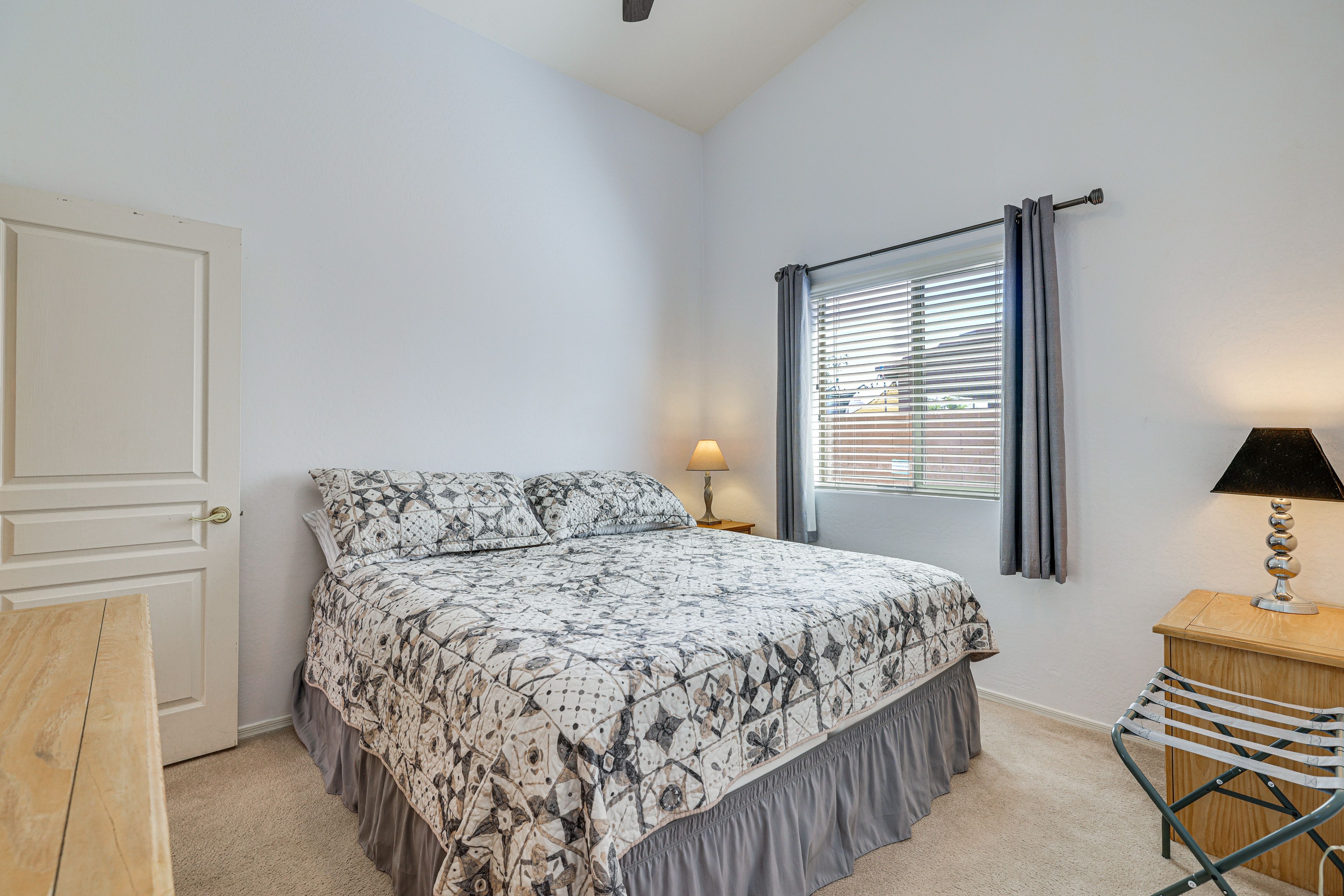 Bedroom 2 | King Bed