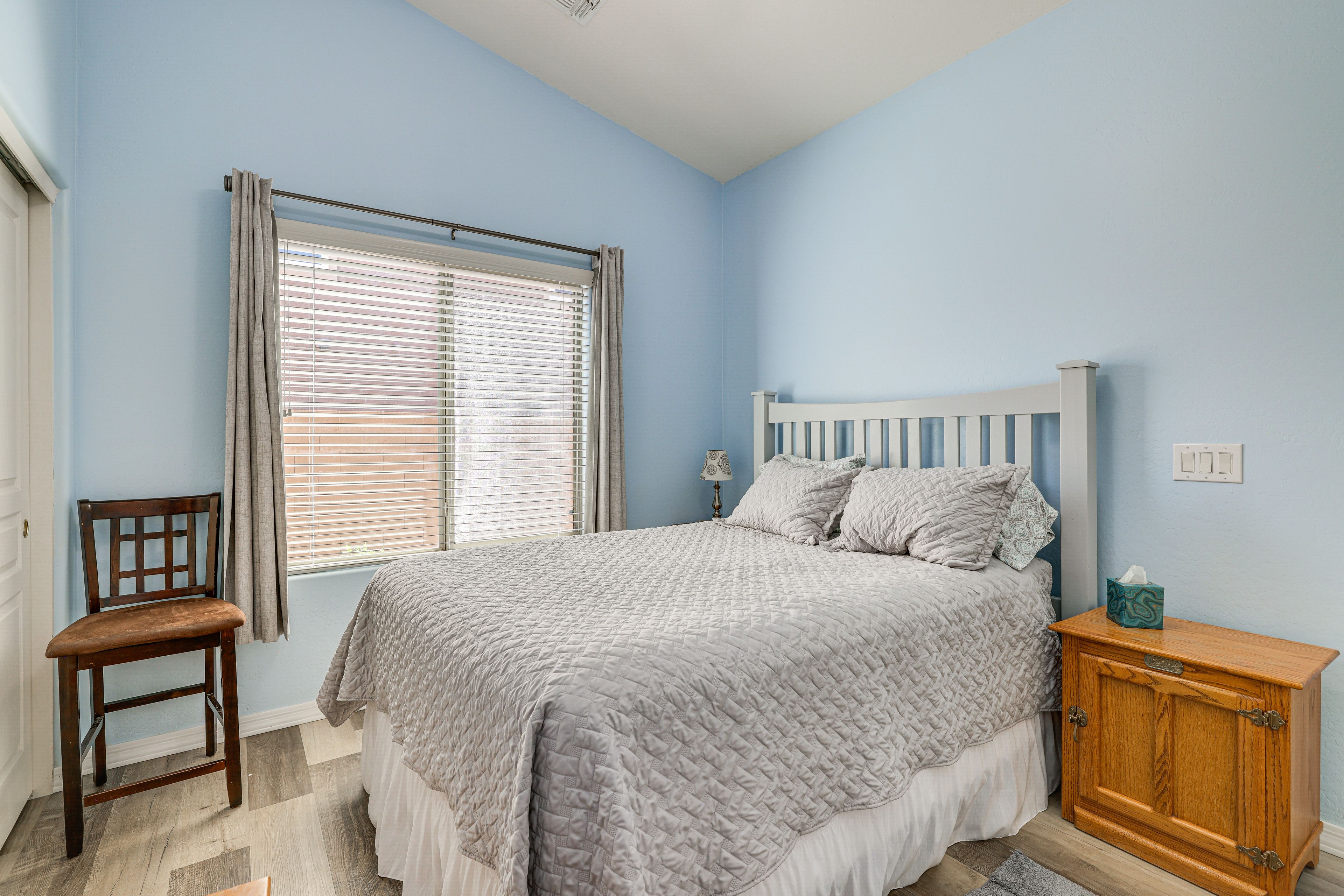 Bedroom 3 | Queen Bed