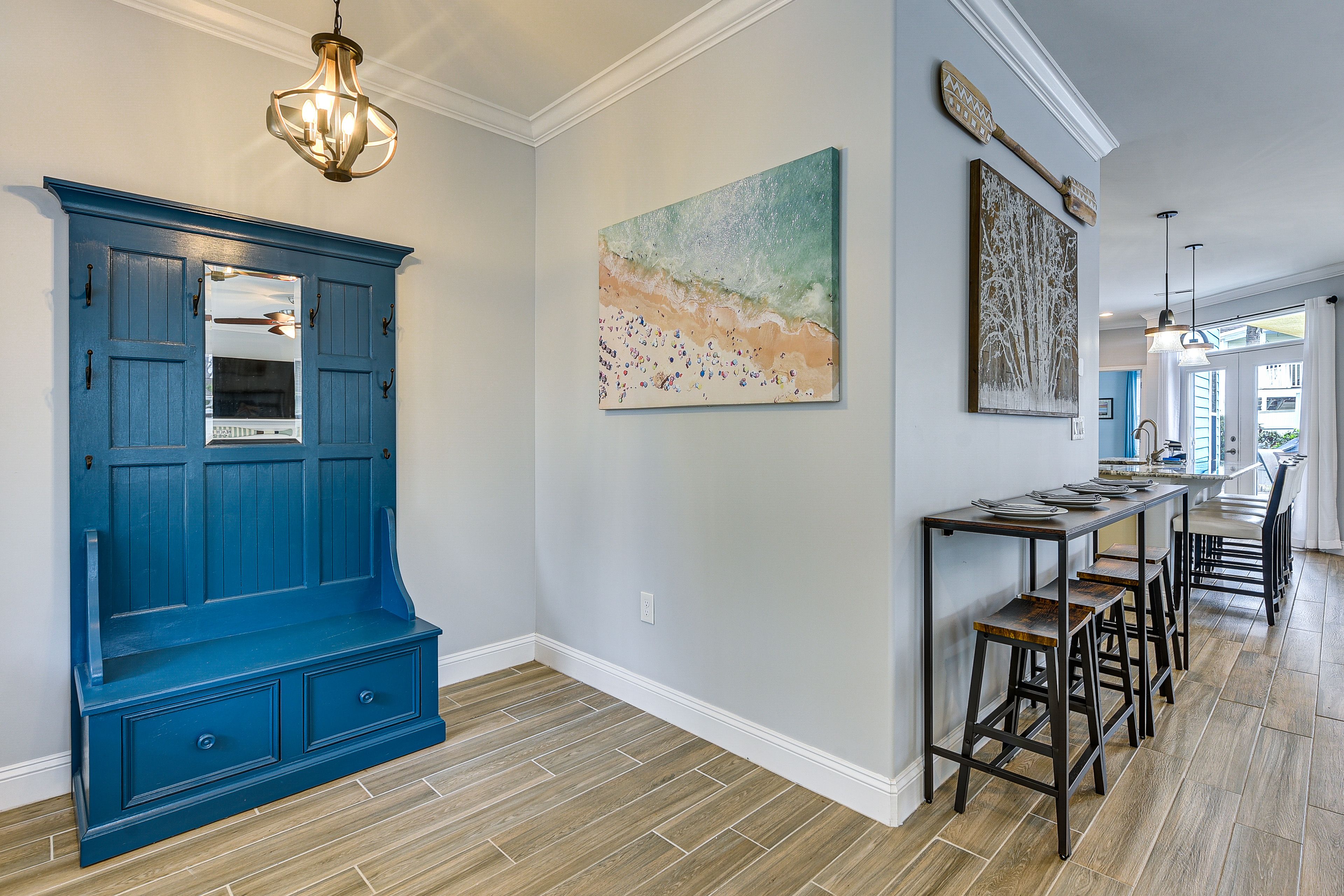 Entryway | Bar Dining Area | 1st Floor