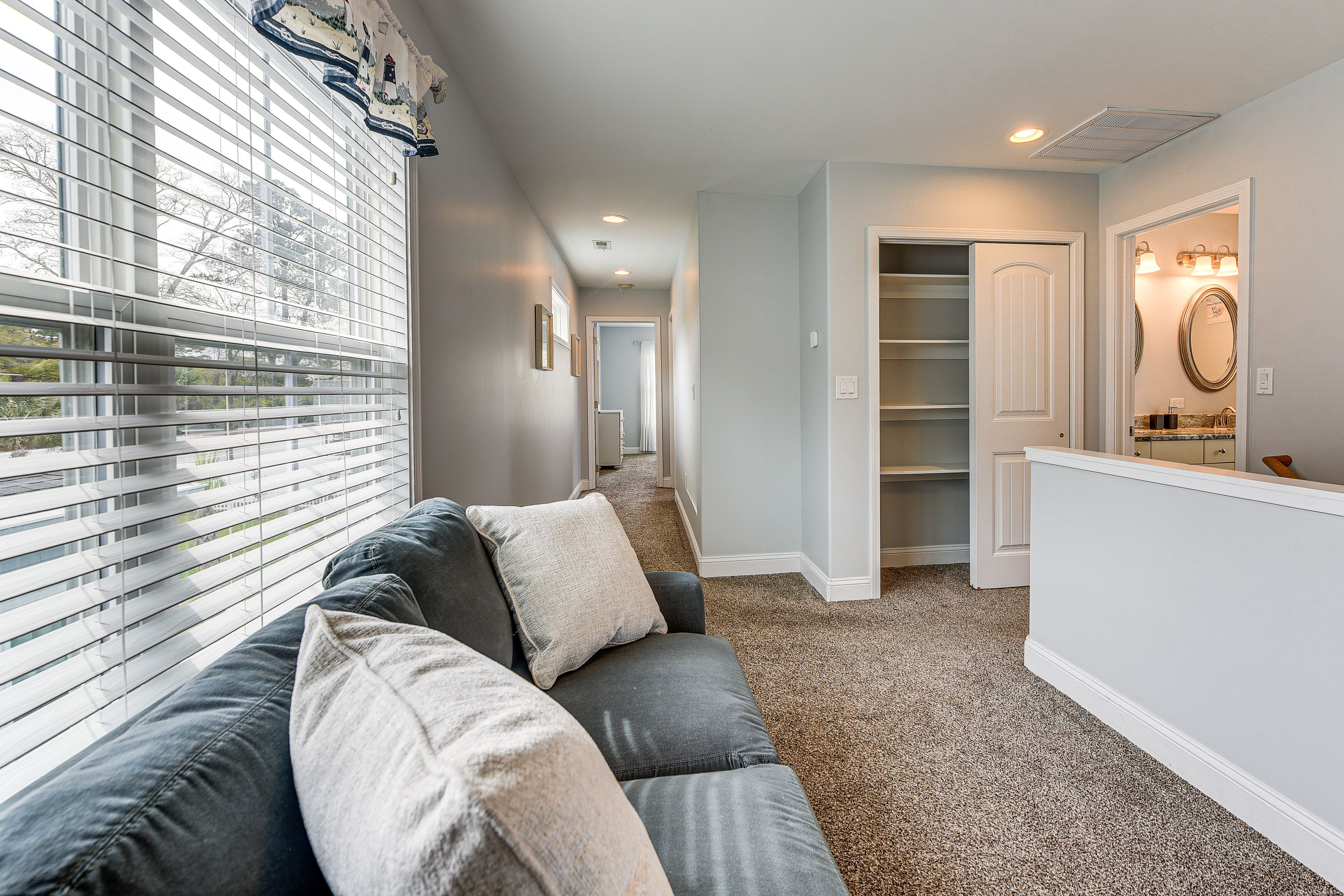 Loft Sitting Area | 2nd Floor