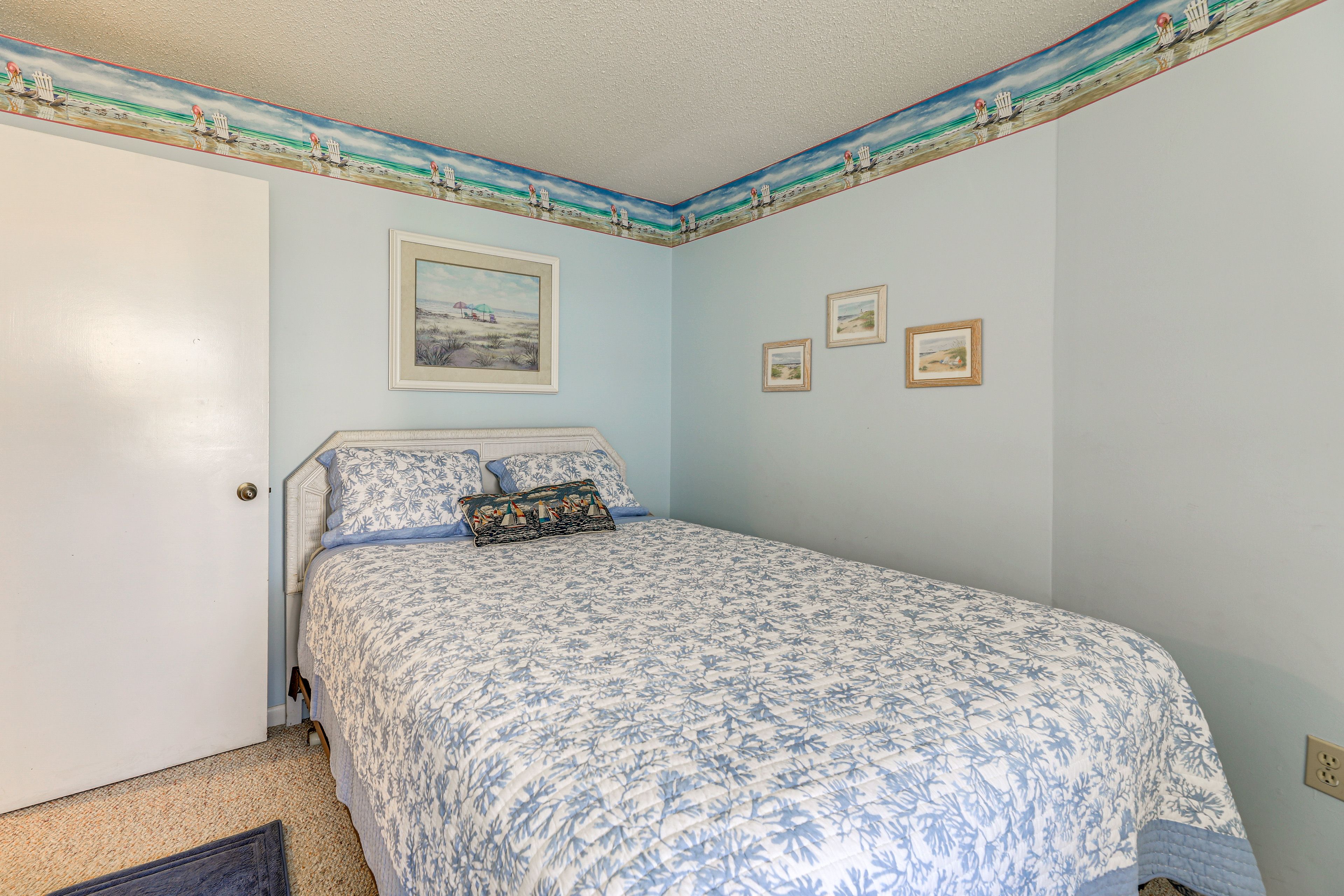 Bedroom 3 | Queen Bed