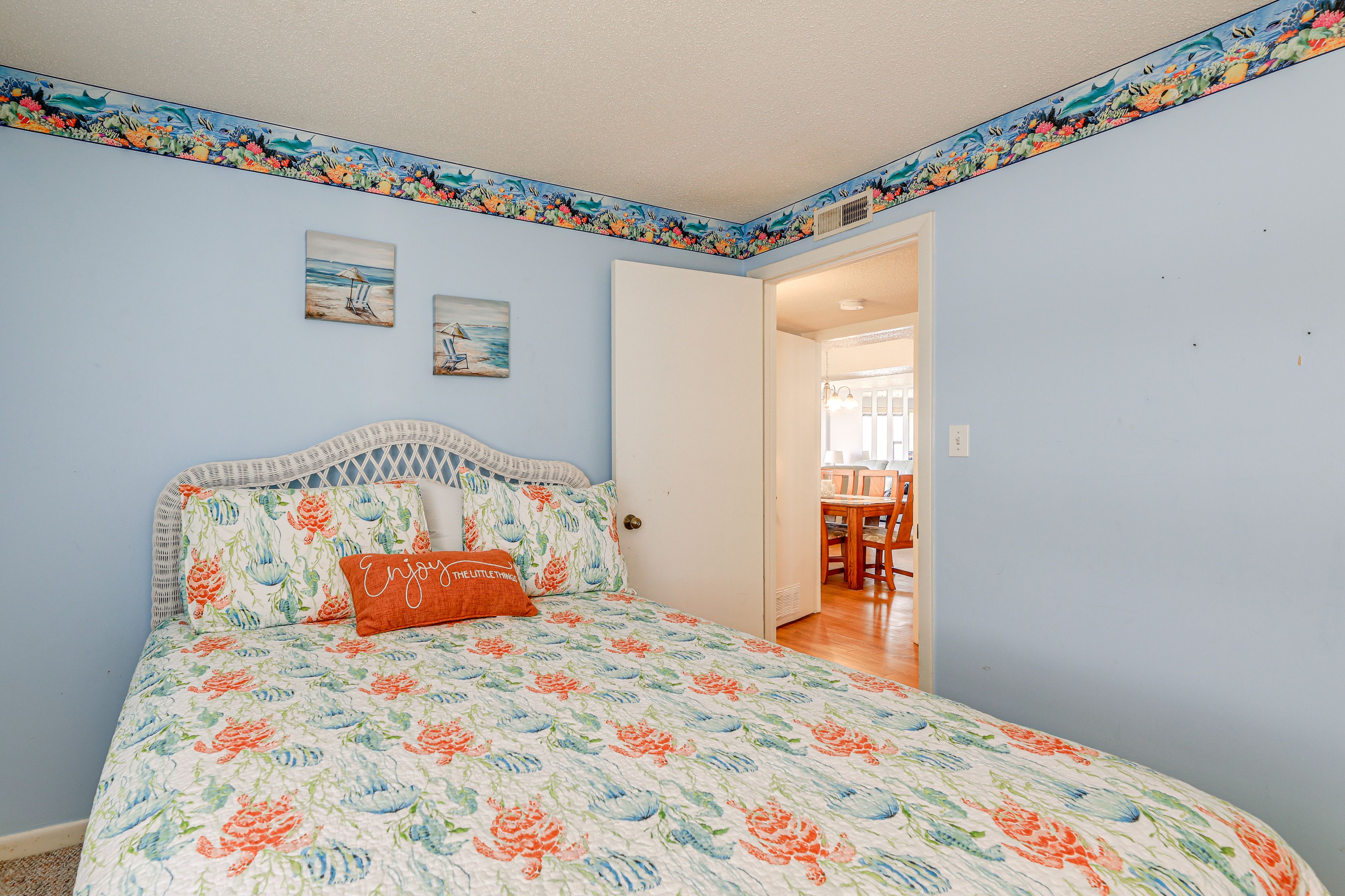 Bedroom 2 | Queen Bed