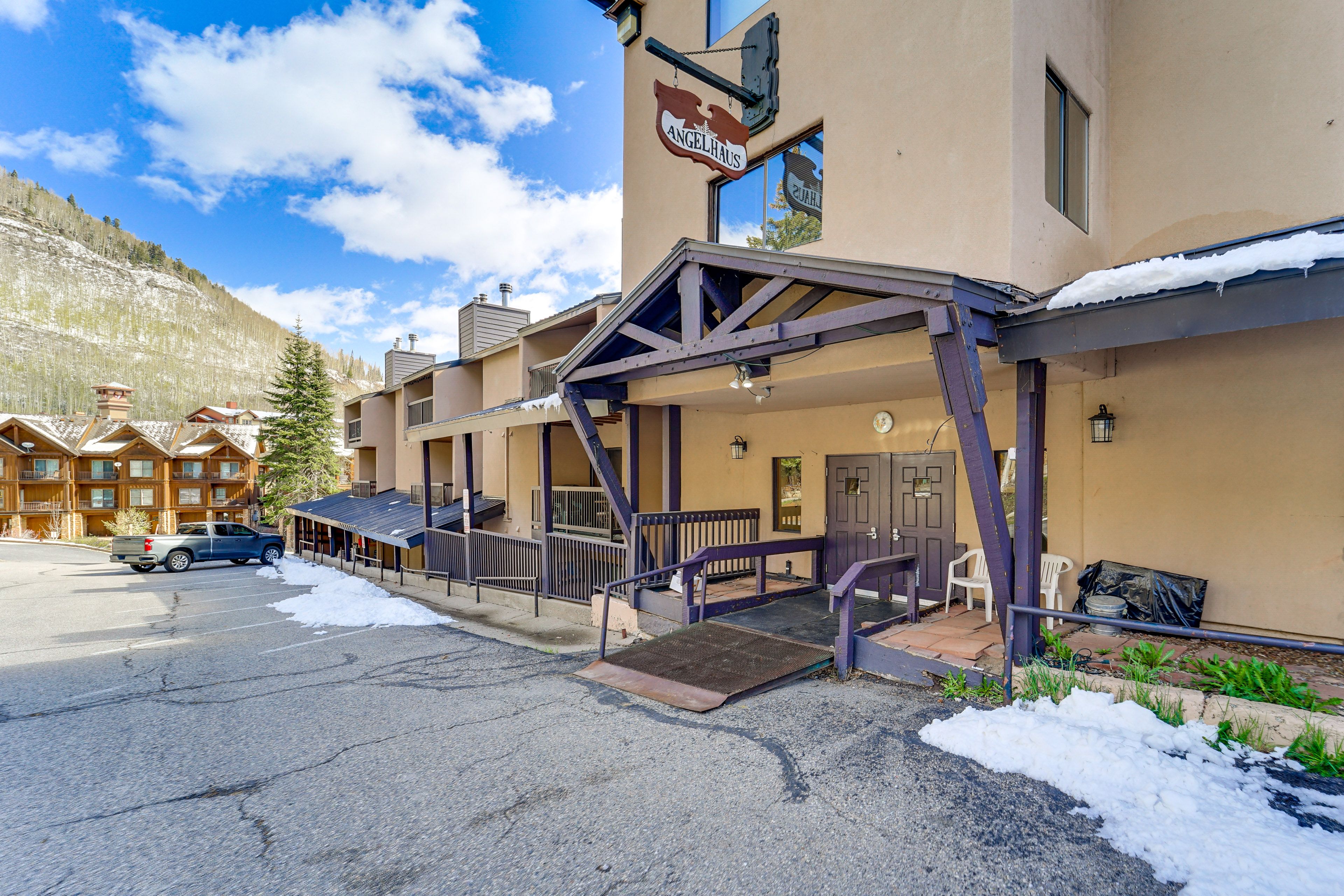 Community Parking | 1 Vehicle | Overflow Parking Available