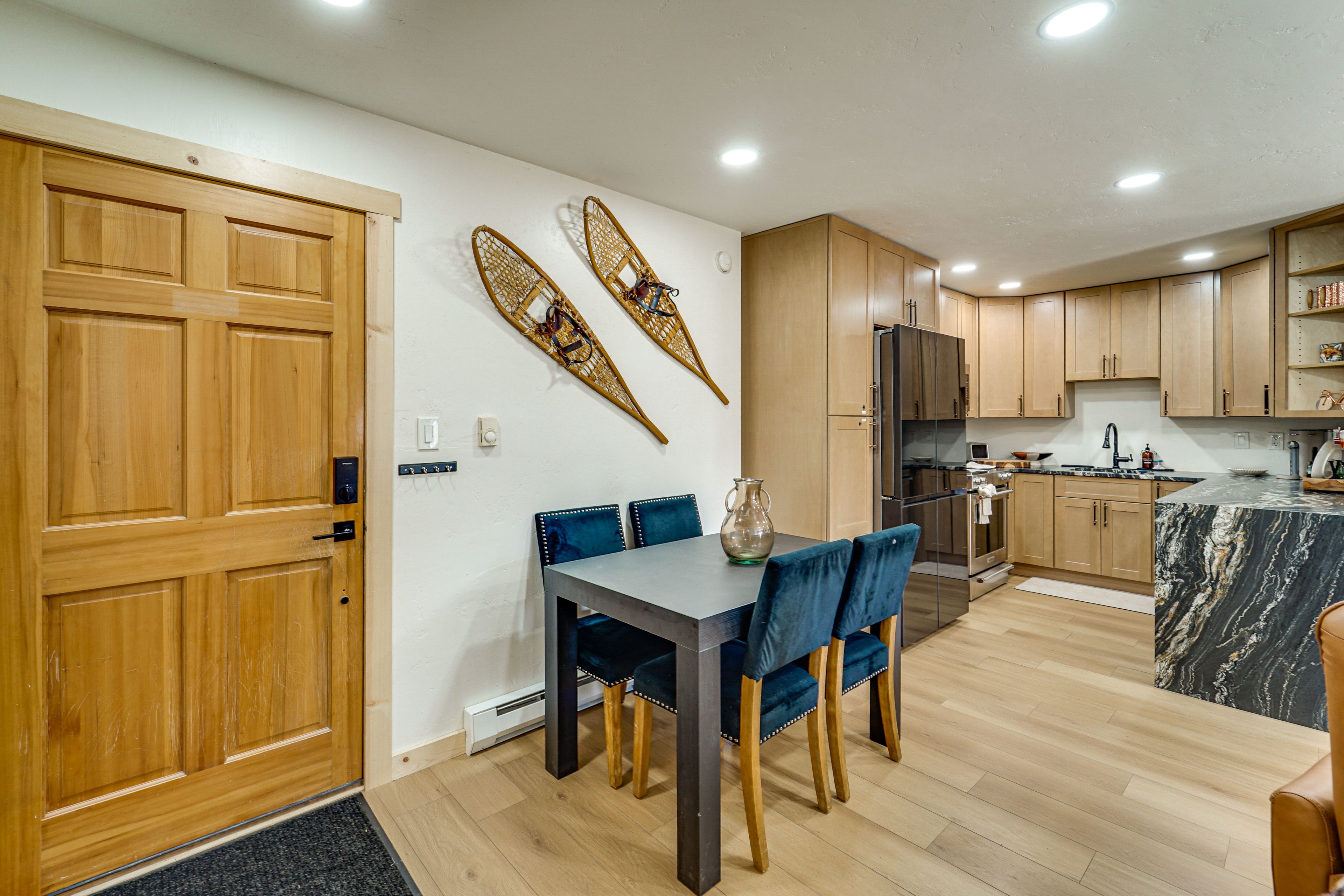 Dining Area | Dishware & Flatware