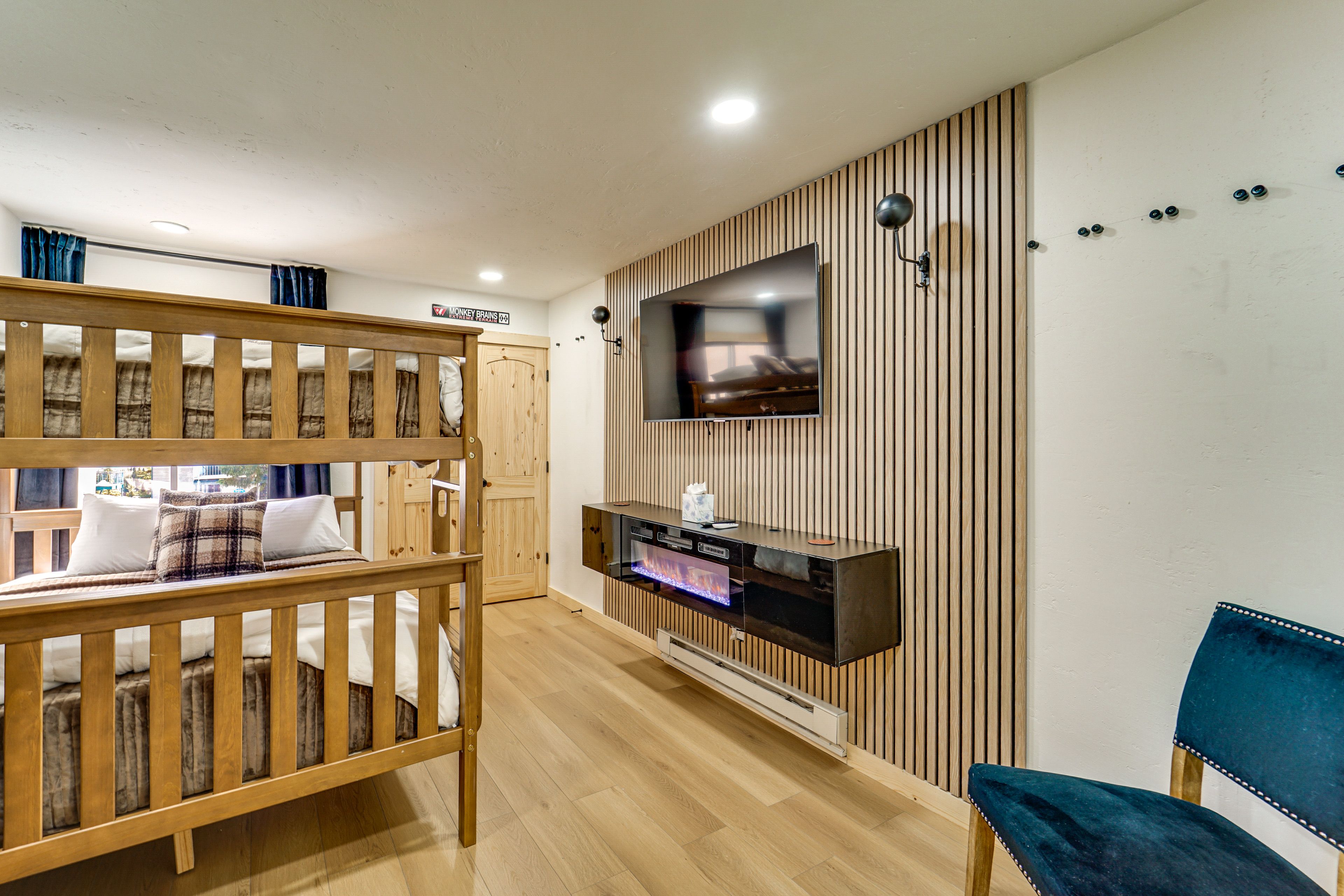 Bedroom 2 | Queen Bunk Bed