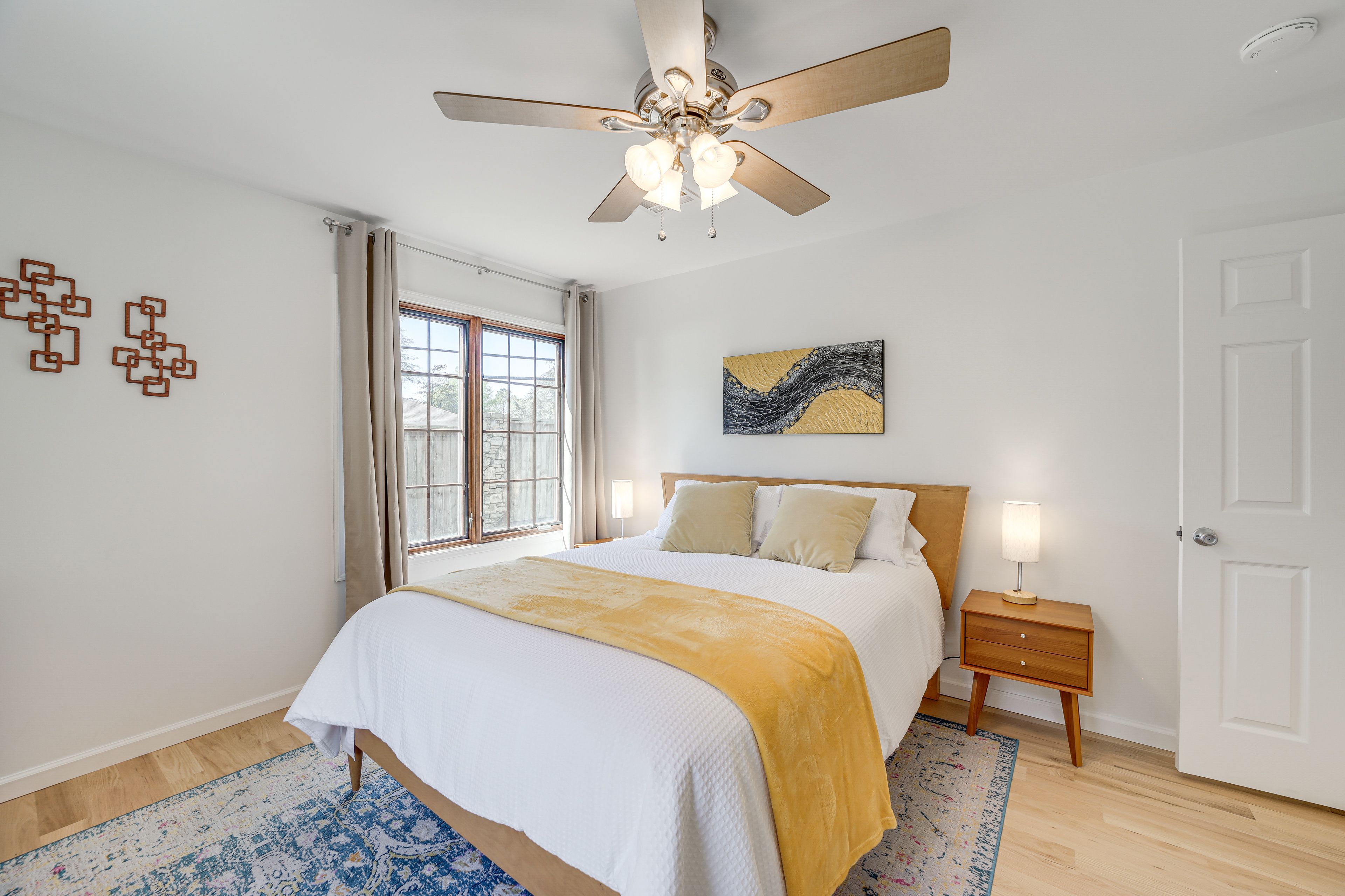 Bedroom 2 | Queen Bed