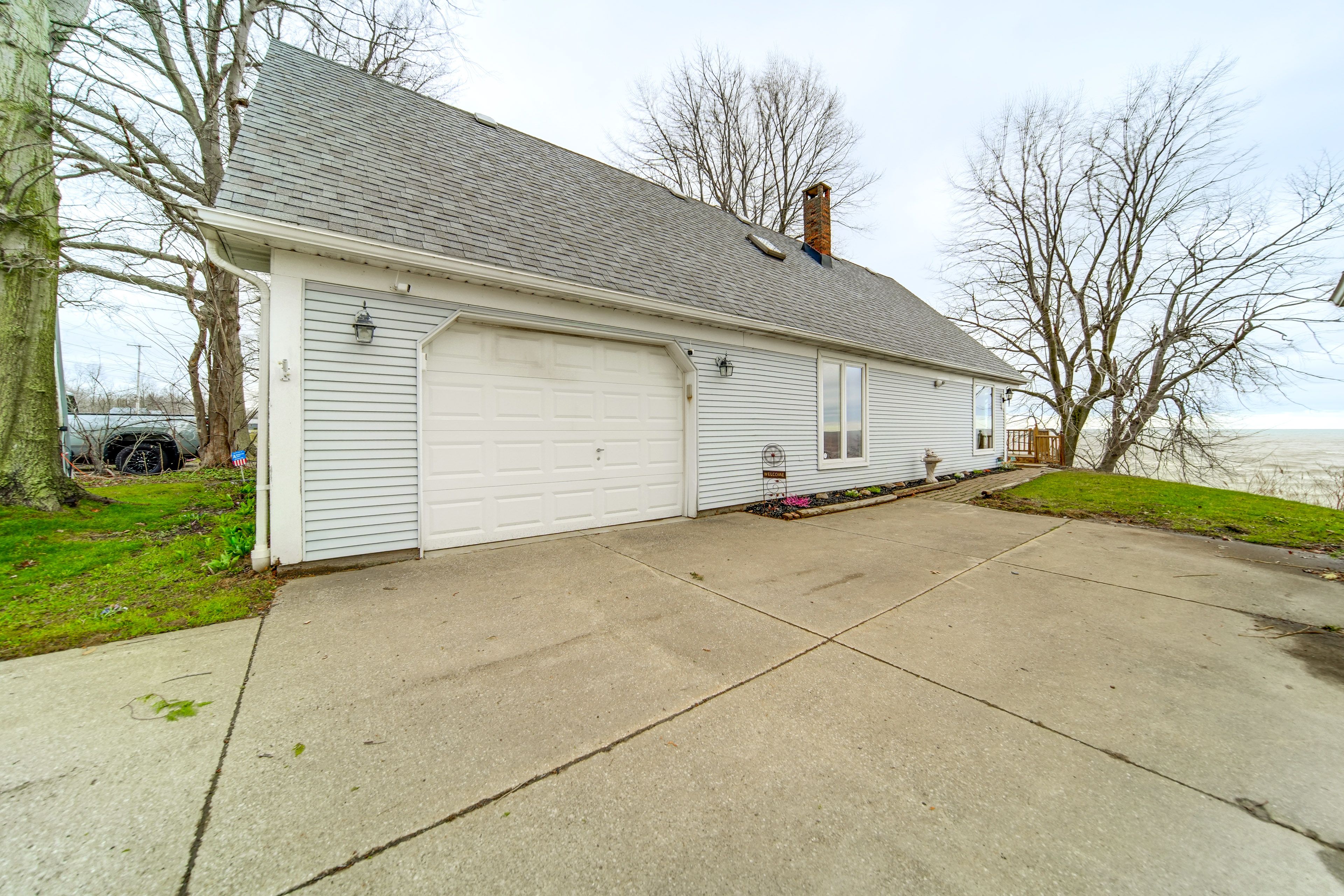 Driveway | 2 Vehicles