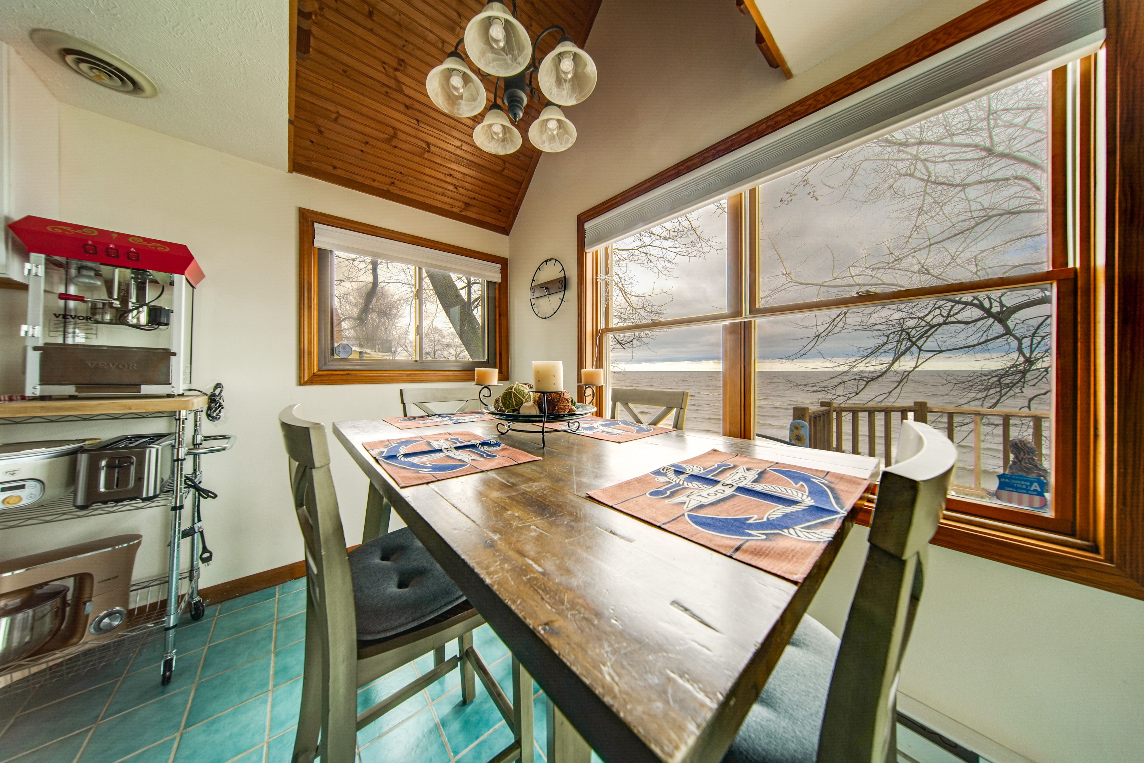 Dining Area | 1st Floor