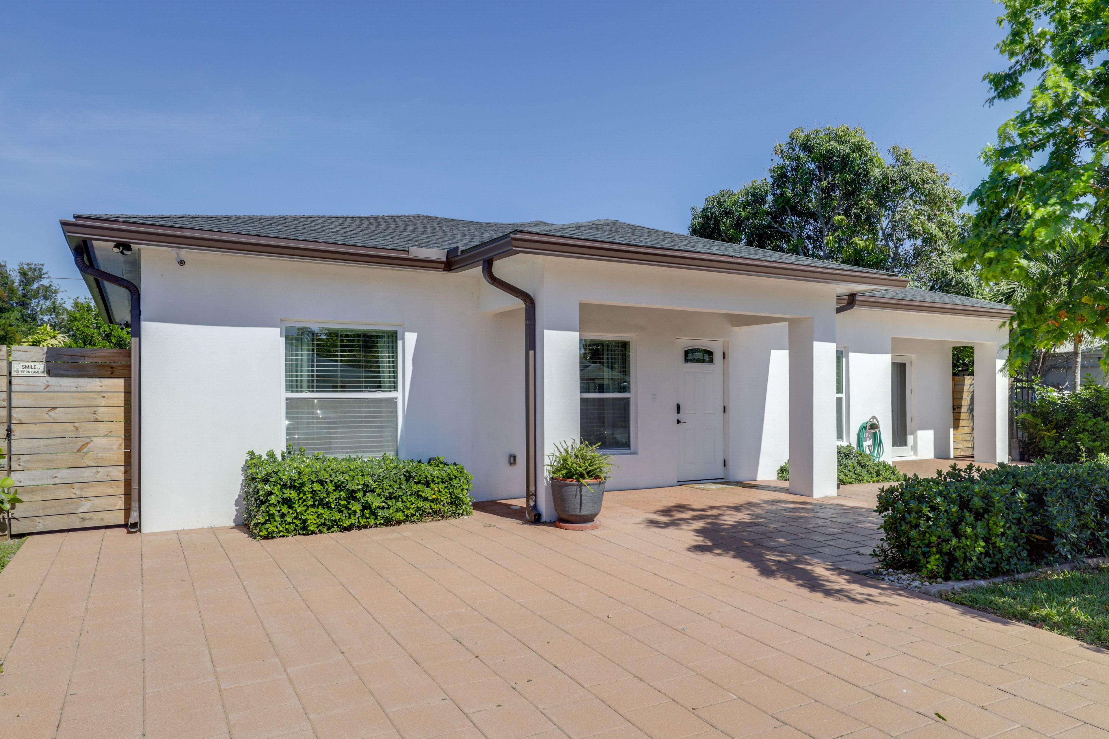 Exterior | Single-Story Apartment