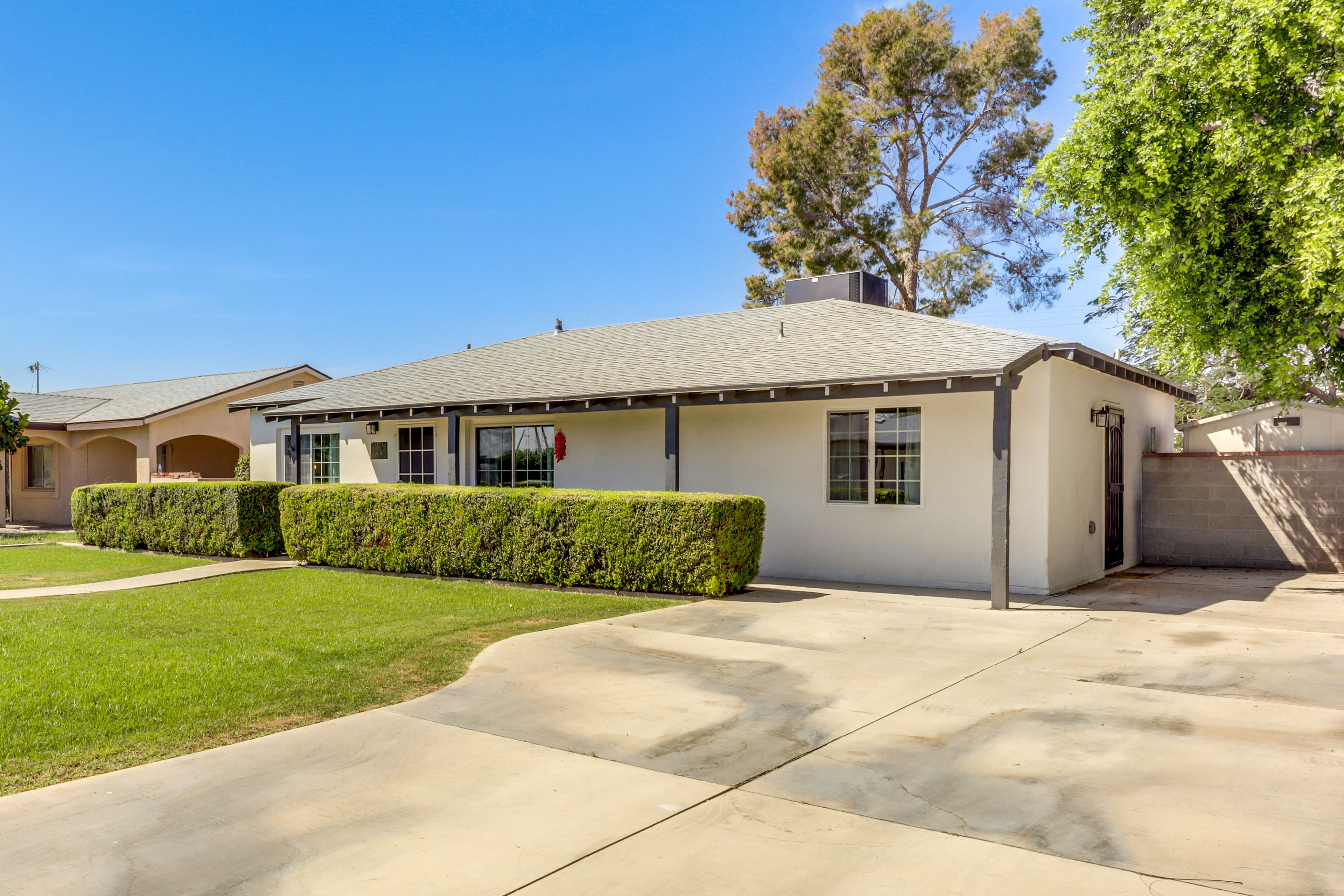 Parking | Driveway (3 Vehicles)