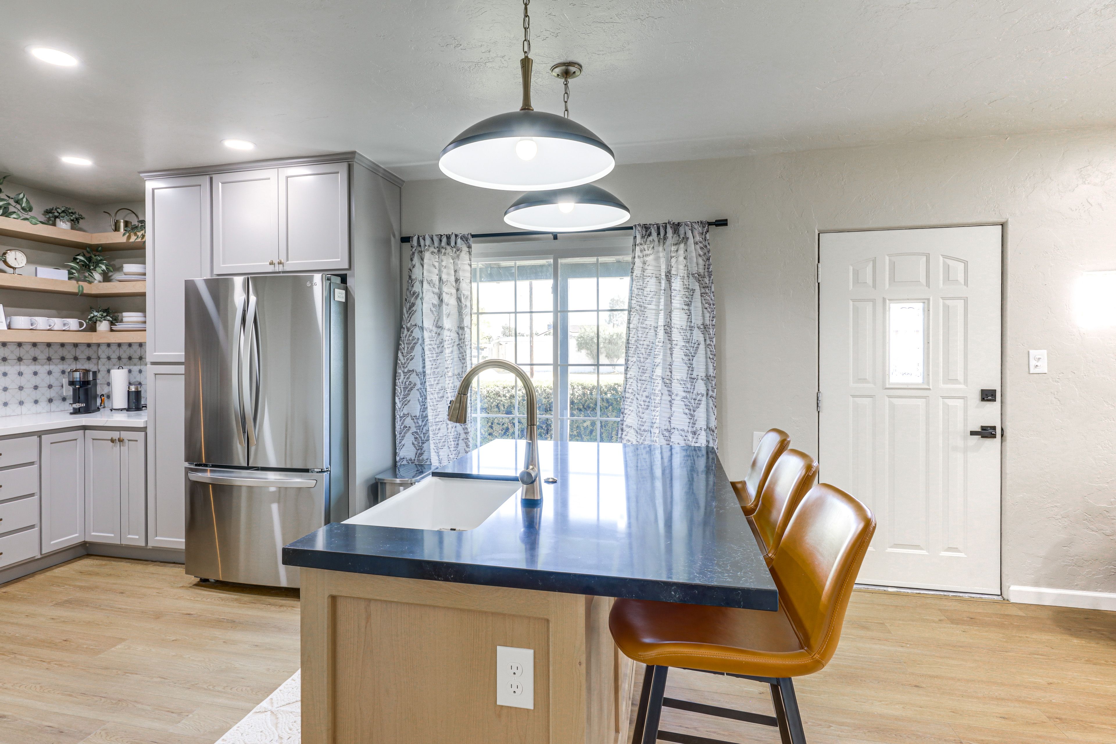 Kitchen | Stove/Oven | Microwave