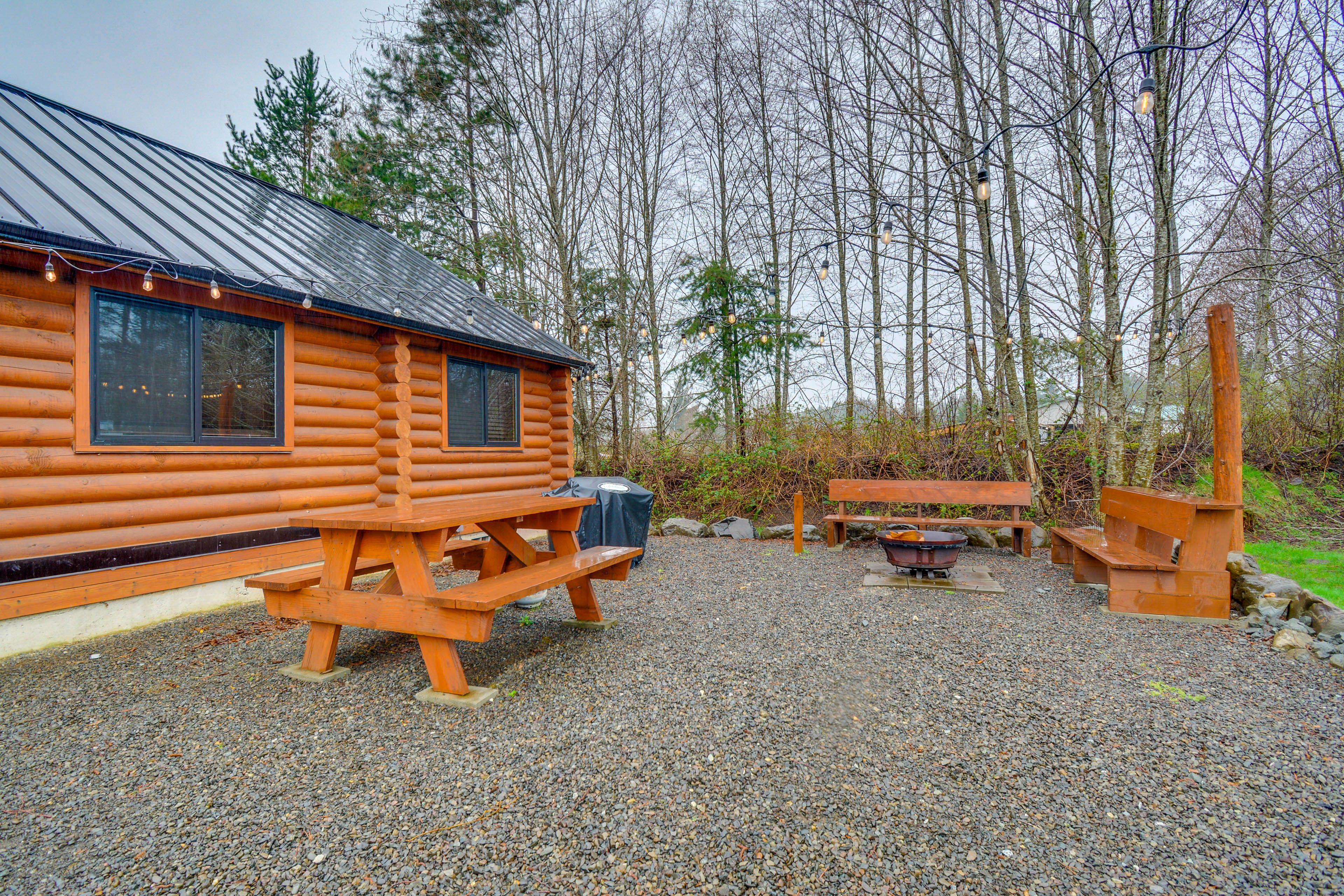 Gravel Area | Picnic Table | Gas Grill | Fire Pit