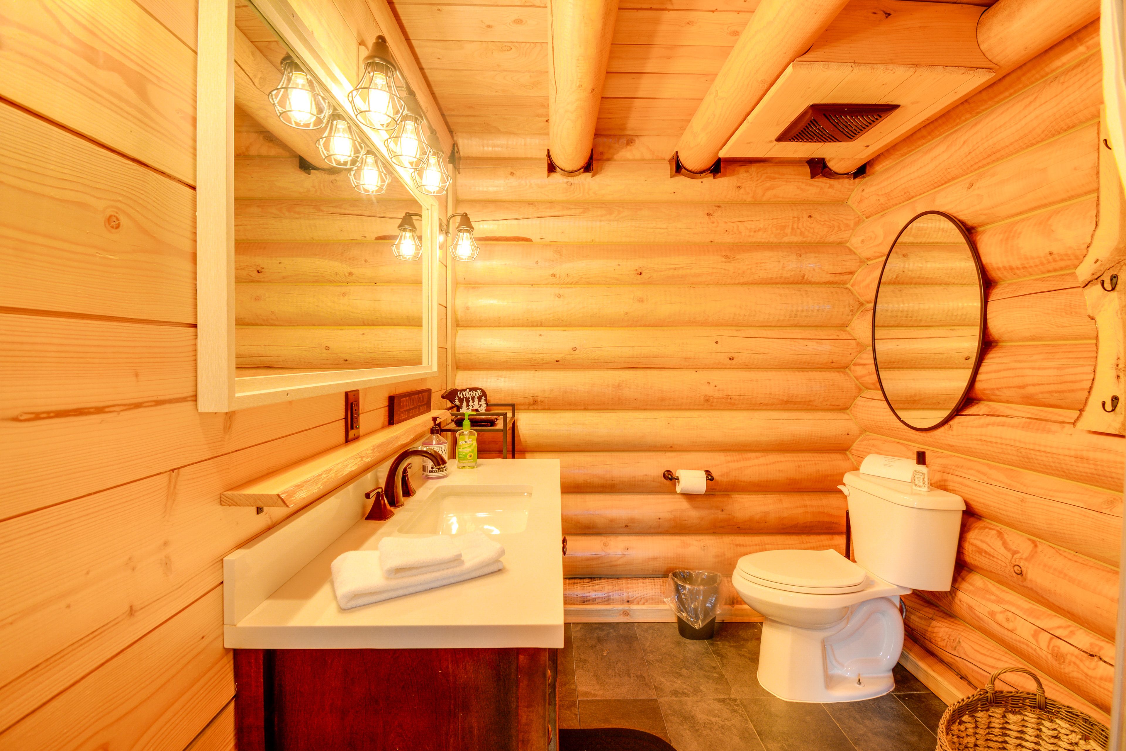 Bathroom | Shower | 1st Floor