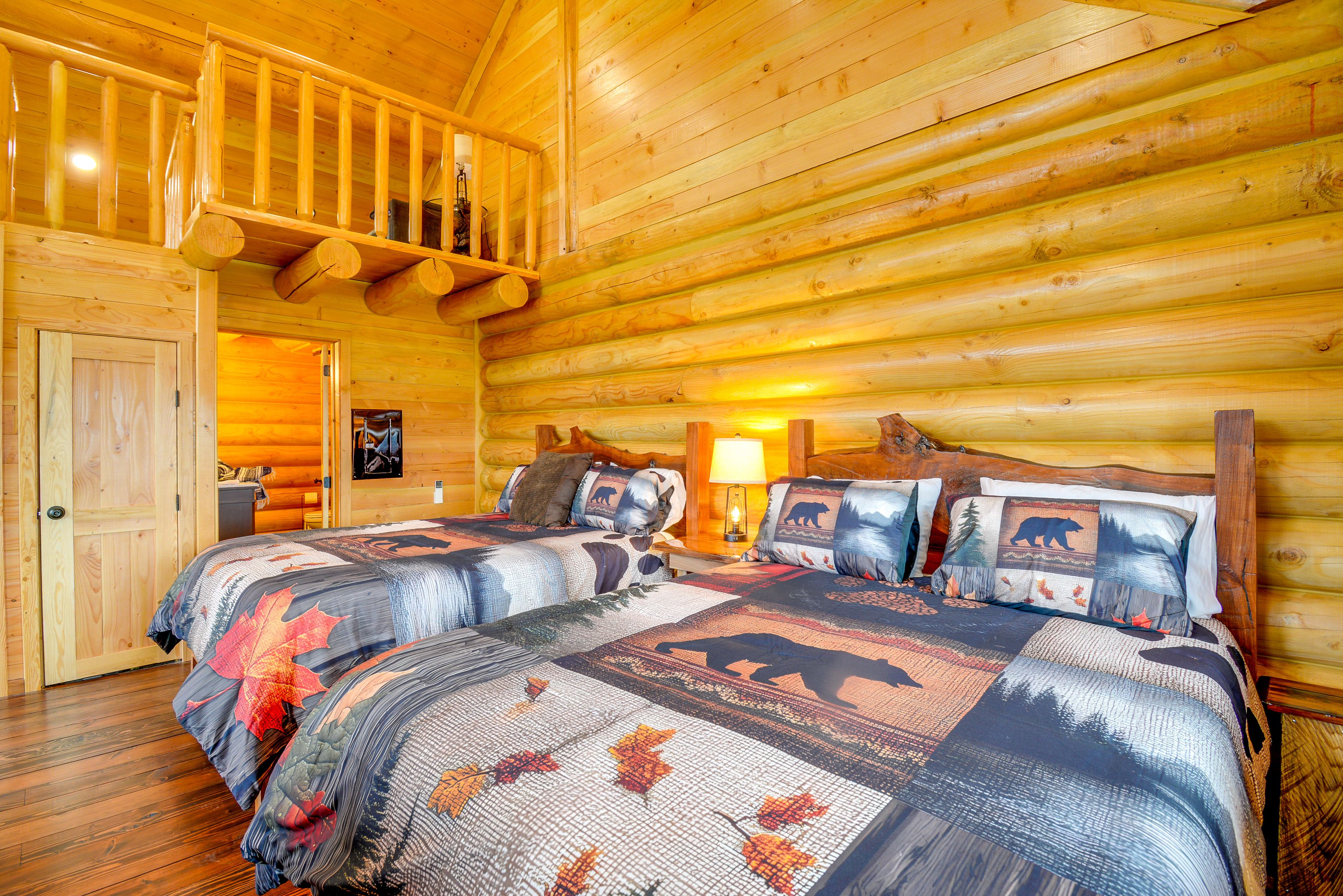 Studio | 2 Queen Beds | 1st Floor