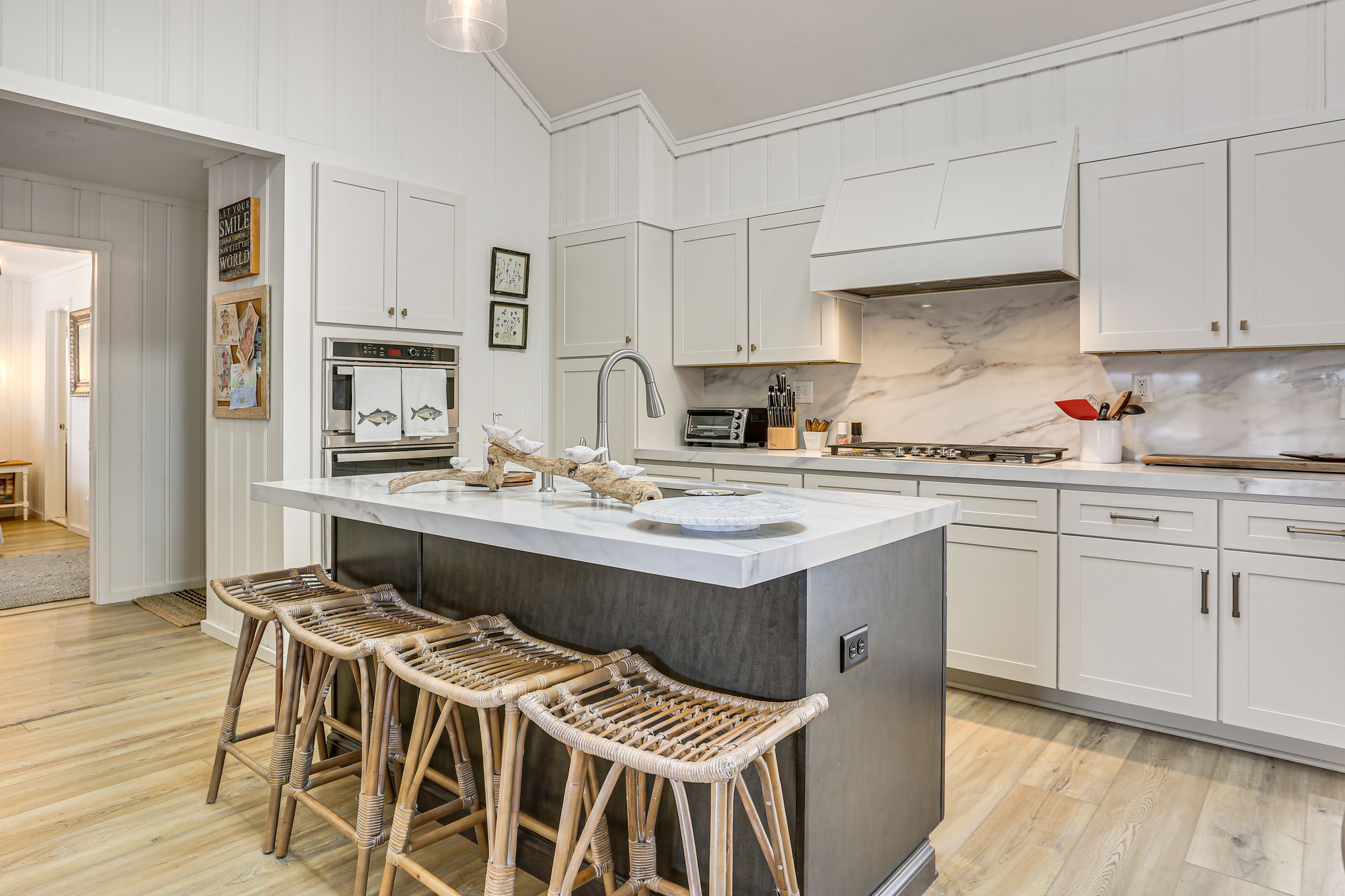 Kitchen | Main Level