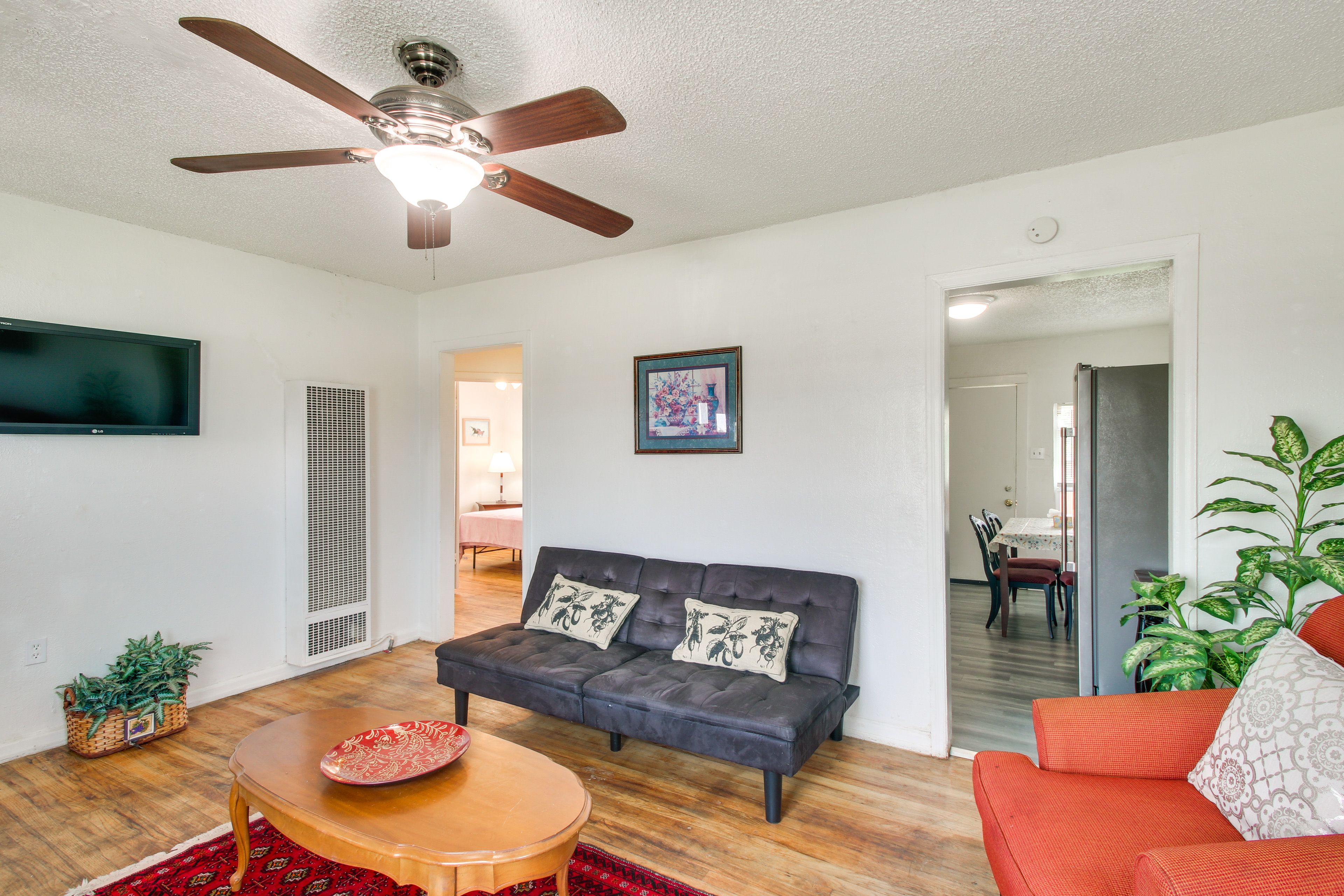 Living Room | Queen Futon