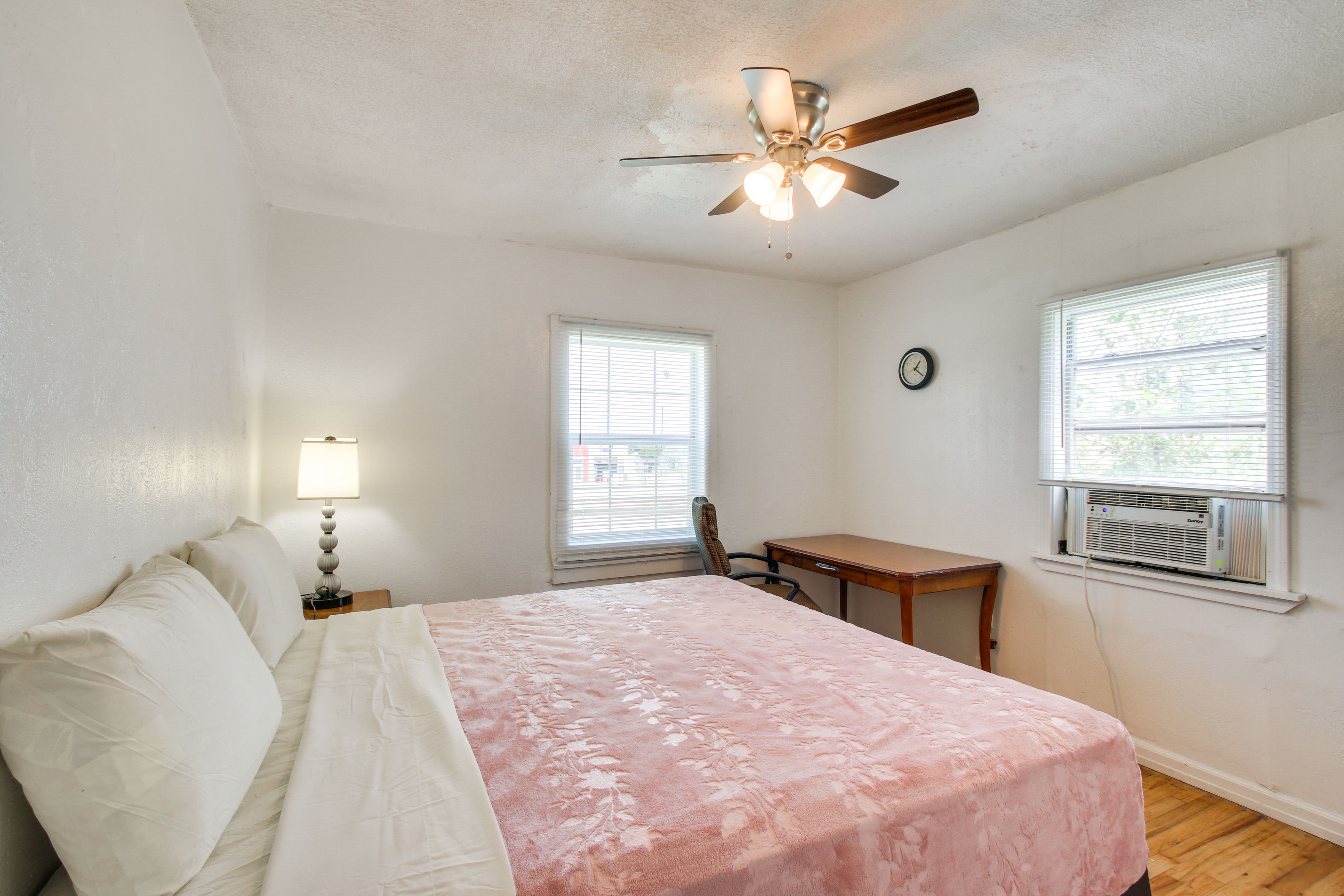 Bedroom 1 | King Bed