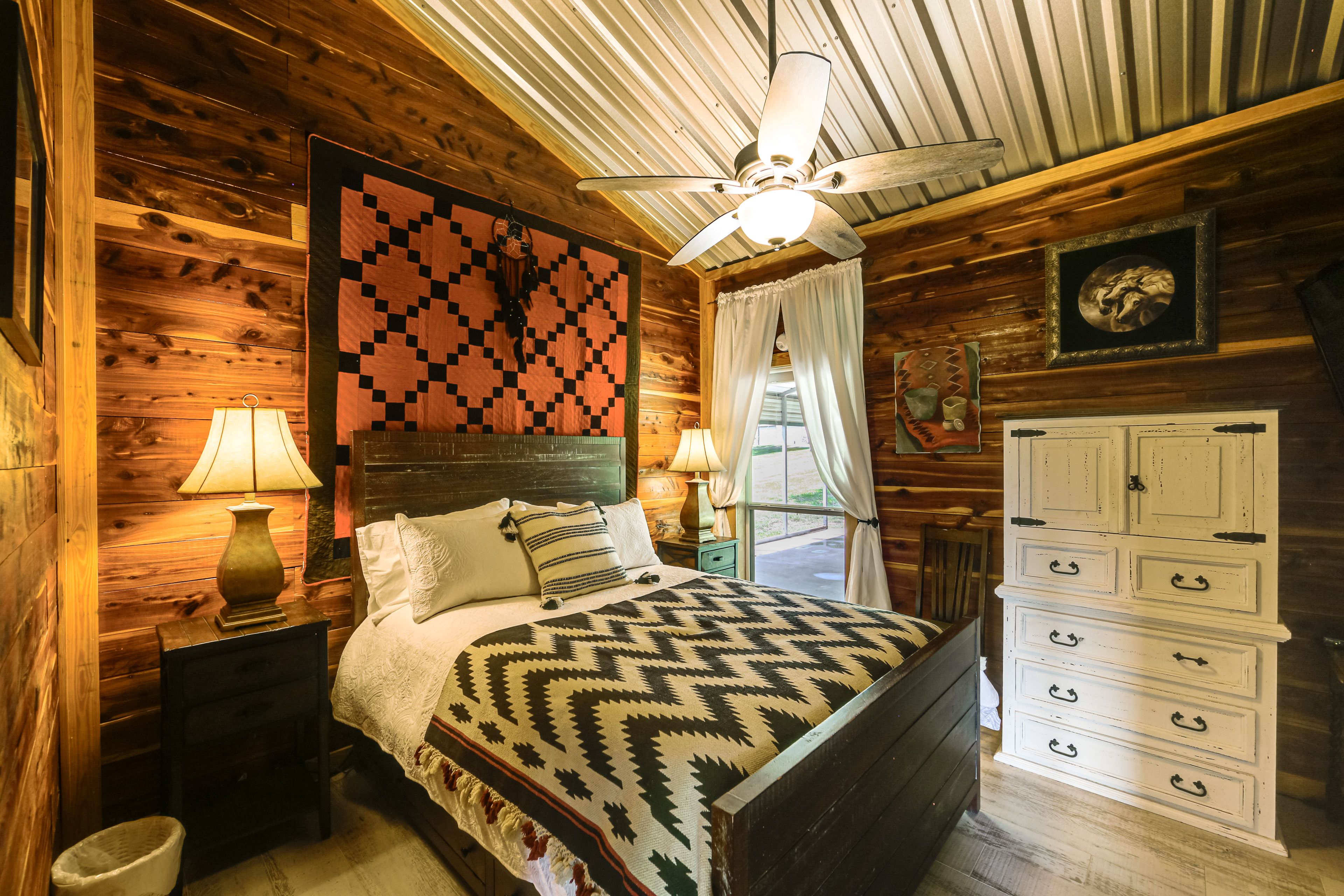 Bedroom 2 | Queen Bed