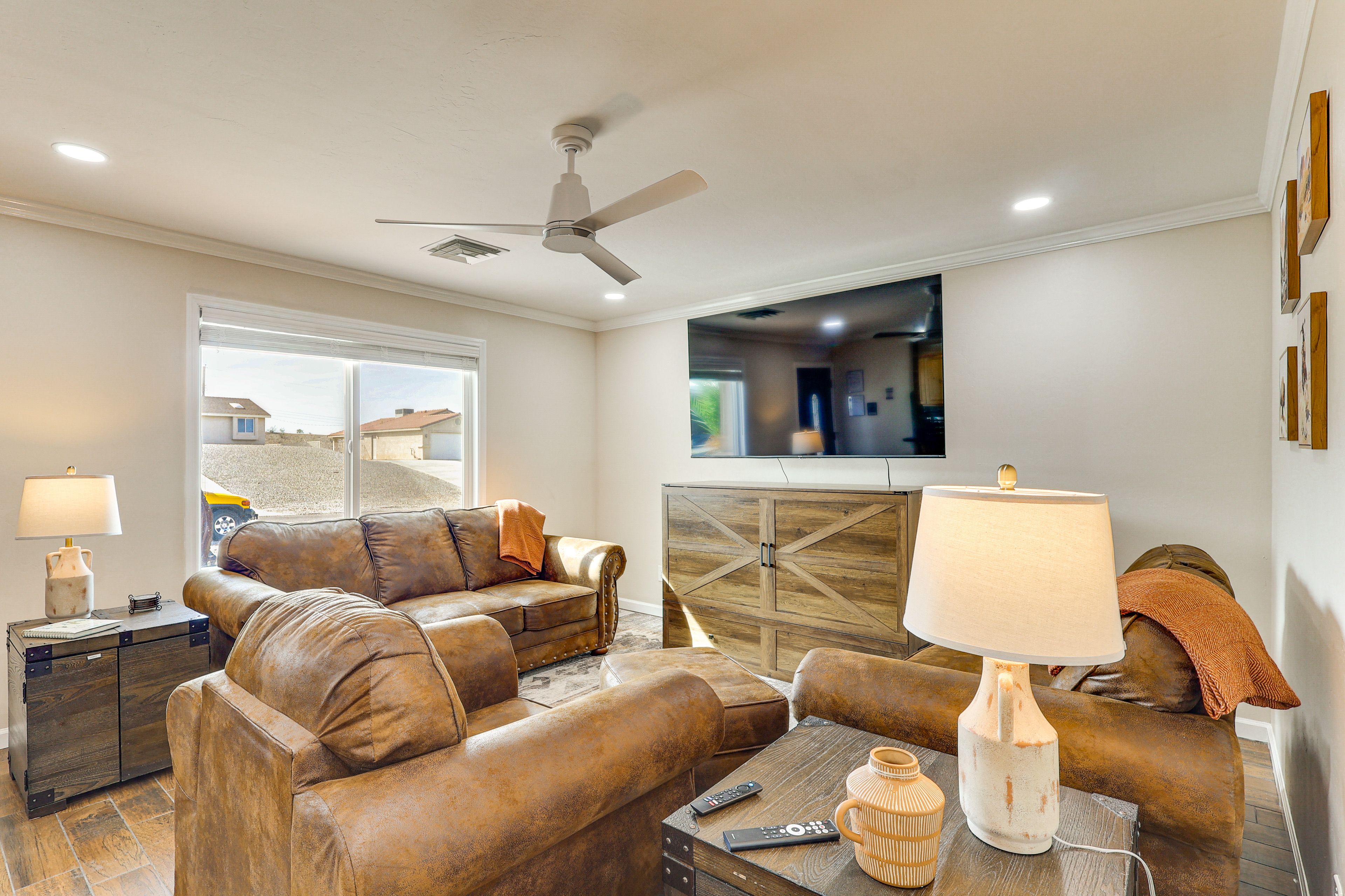 Living Room | Queen Murphy Bed
