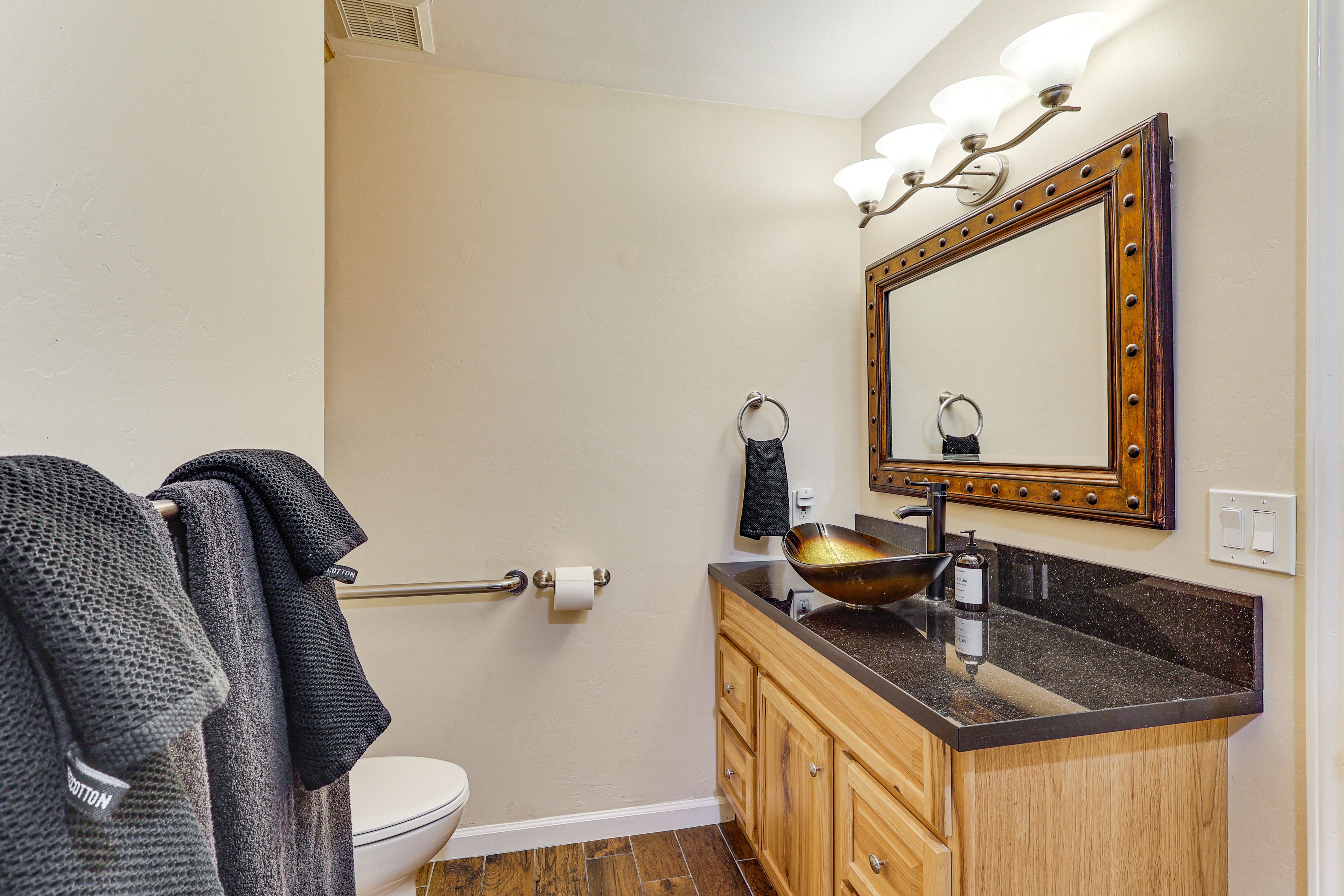 Bathroom | Shower/Bathtub