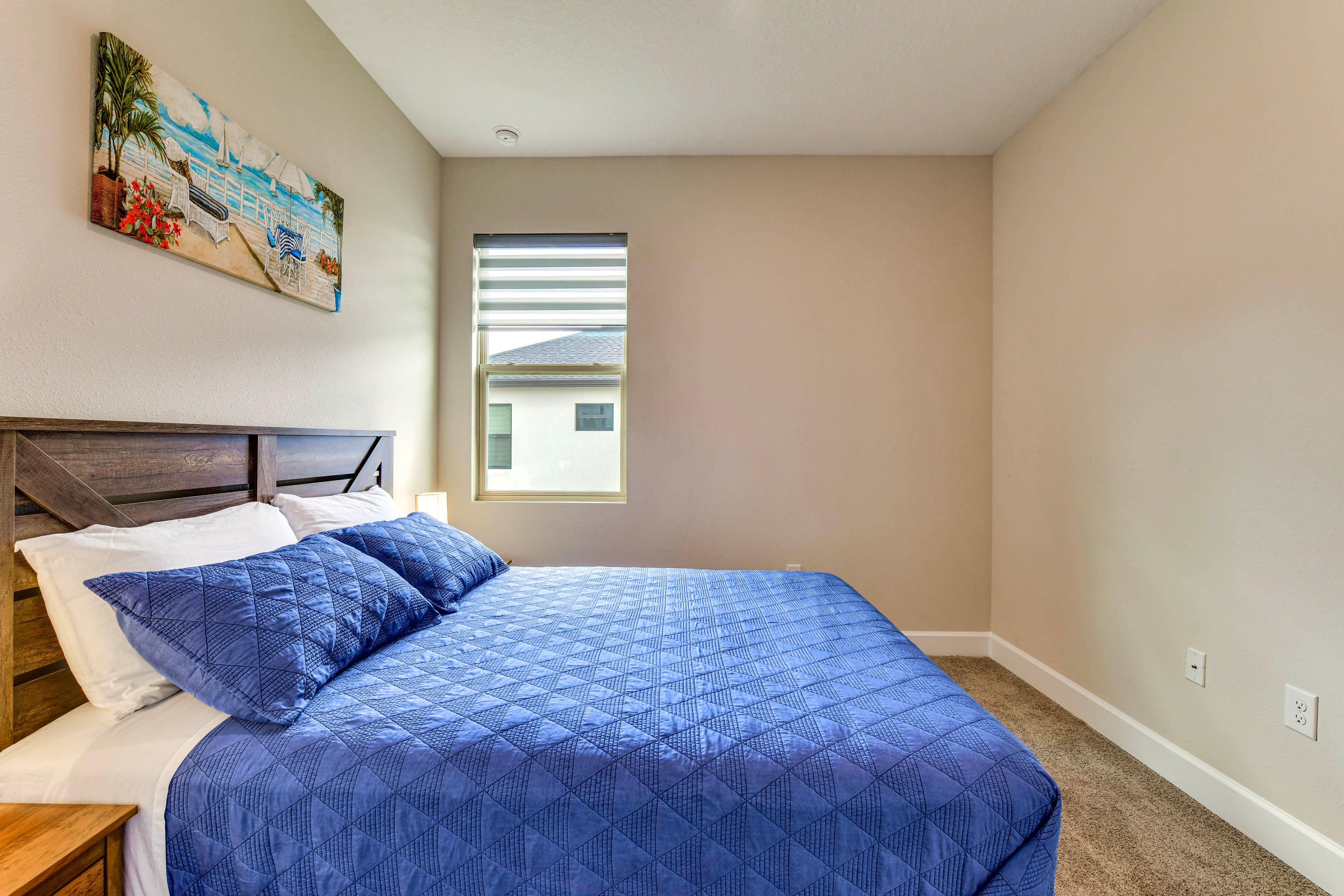 Bedroom 3 | Queen Bed