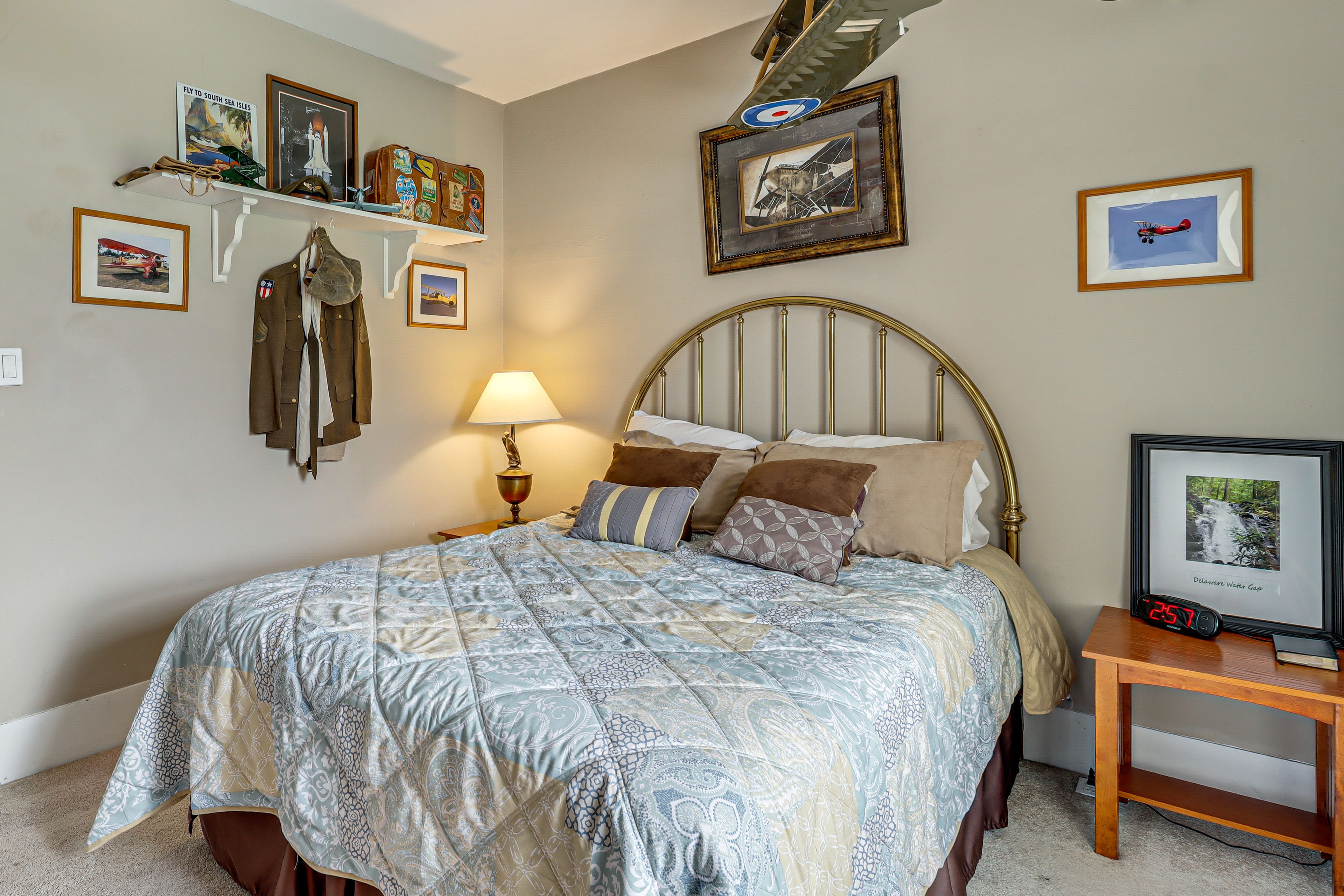 Bedroom 2 (The Aviator Room) | 2nd Floor | Queen Bed