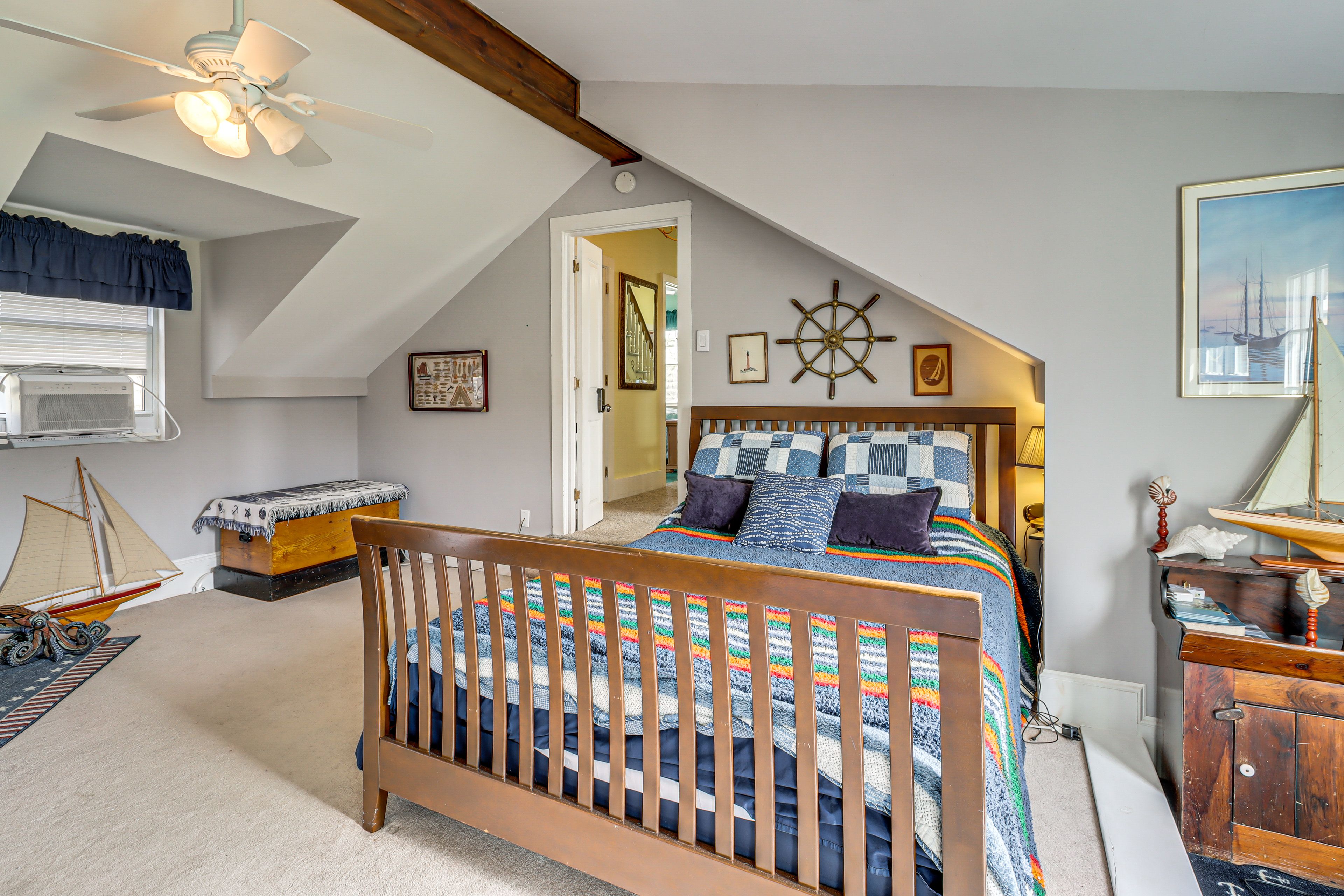 Bonus Room (The Nautica Room) | 2nd Floor | Queen Bed