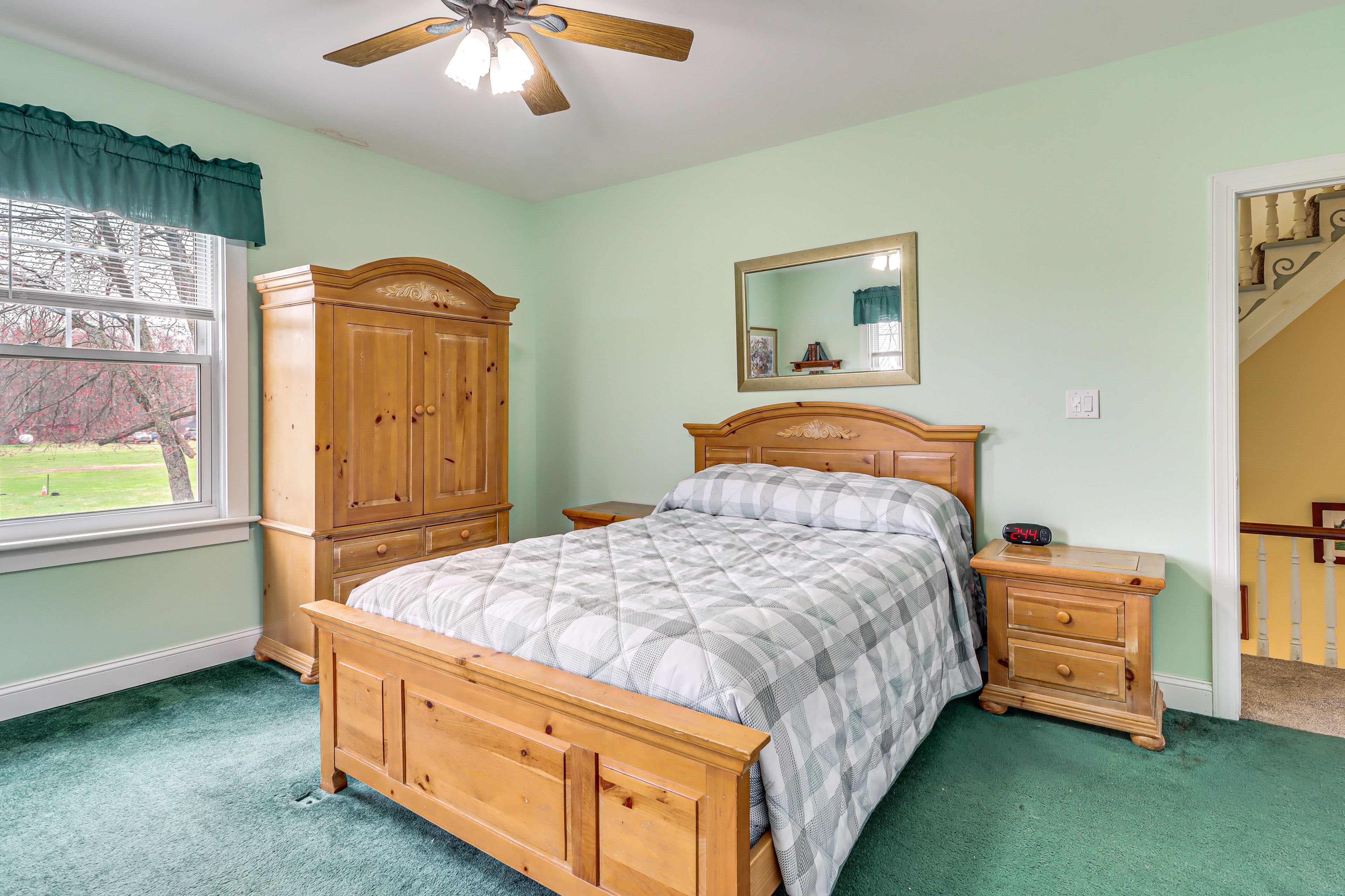 Bedroom 1 (The Emerald Room) | 2nd Floor | Queen Bed