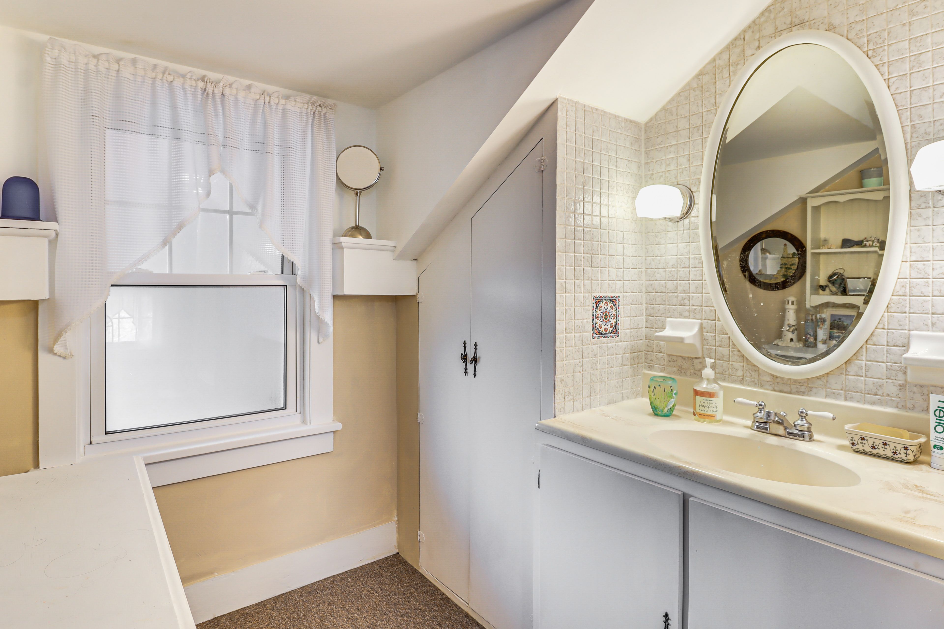 En-Suite Bathroom | 2nd Floor