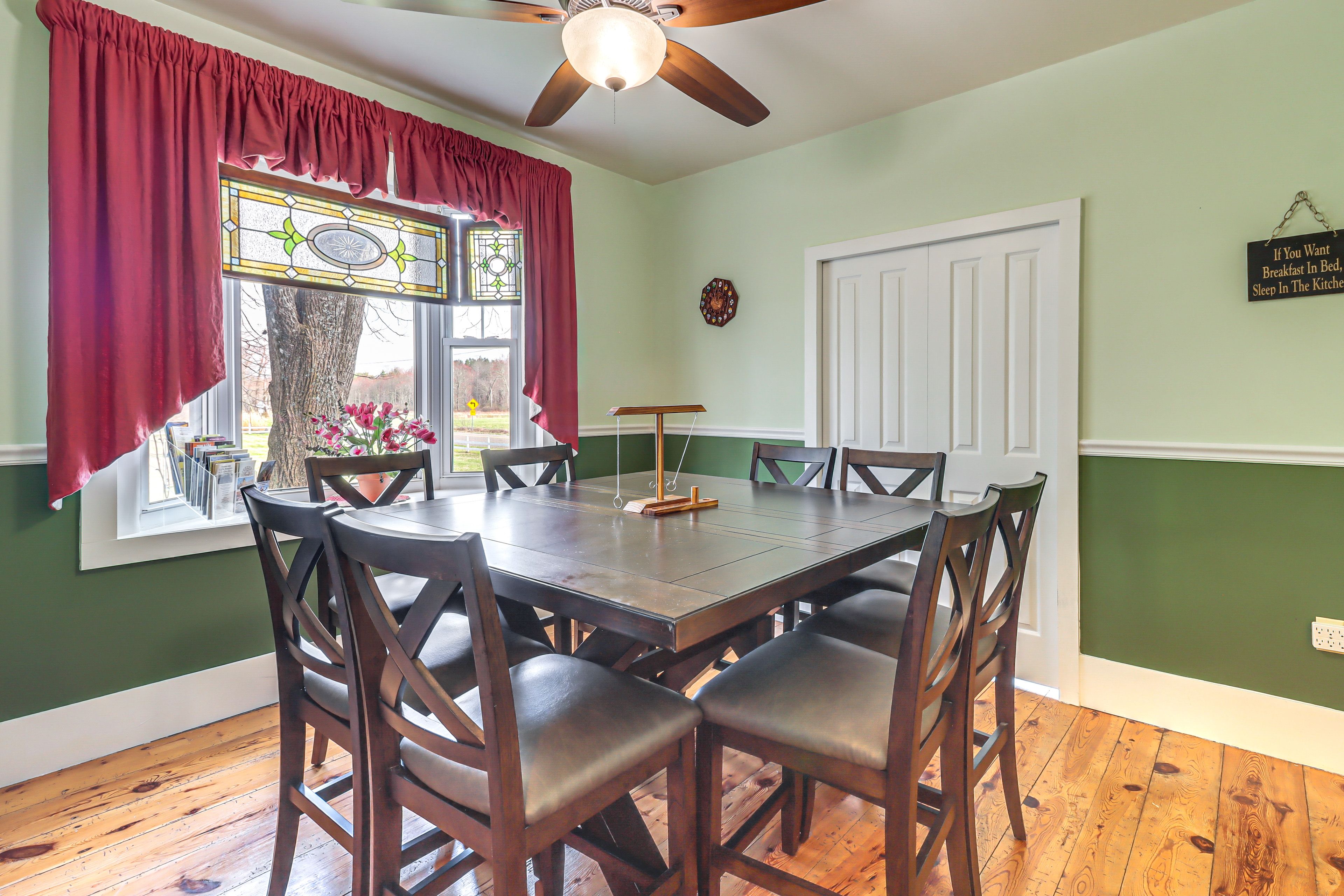 Dining Area | 1st Floor