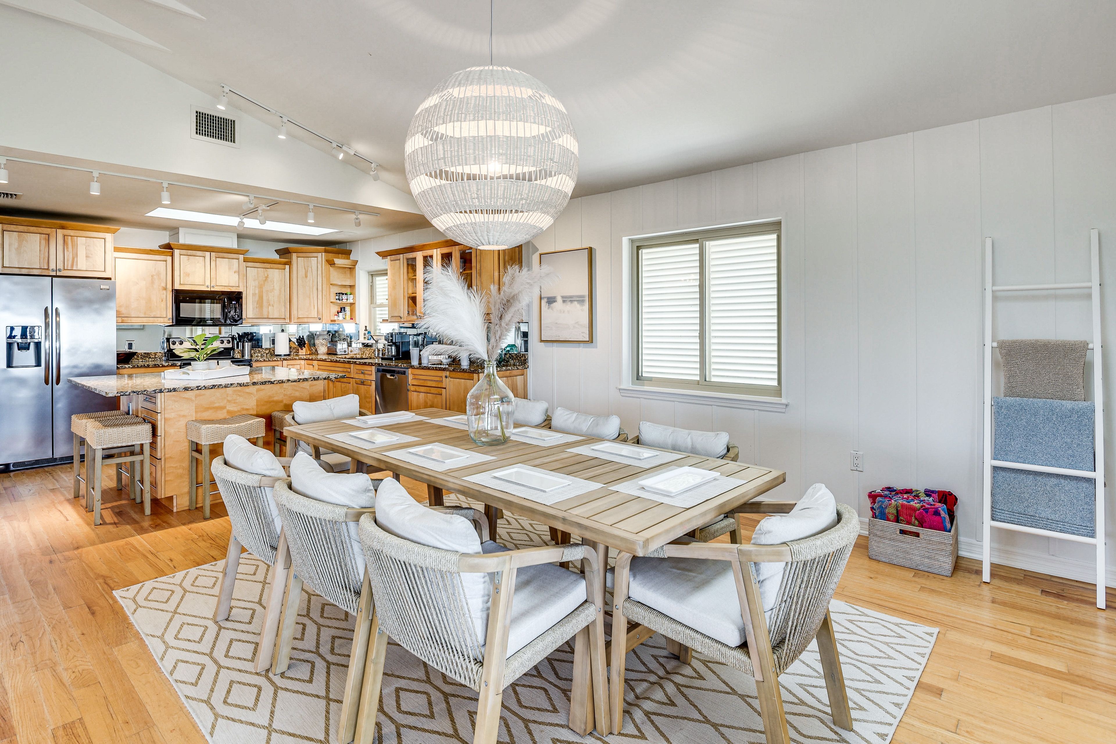 Dining Area | Dishes & Flatware Provided | 2nd Floor