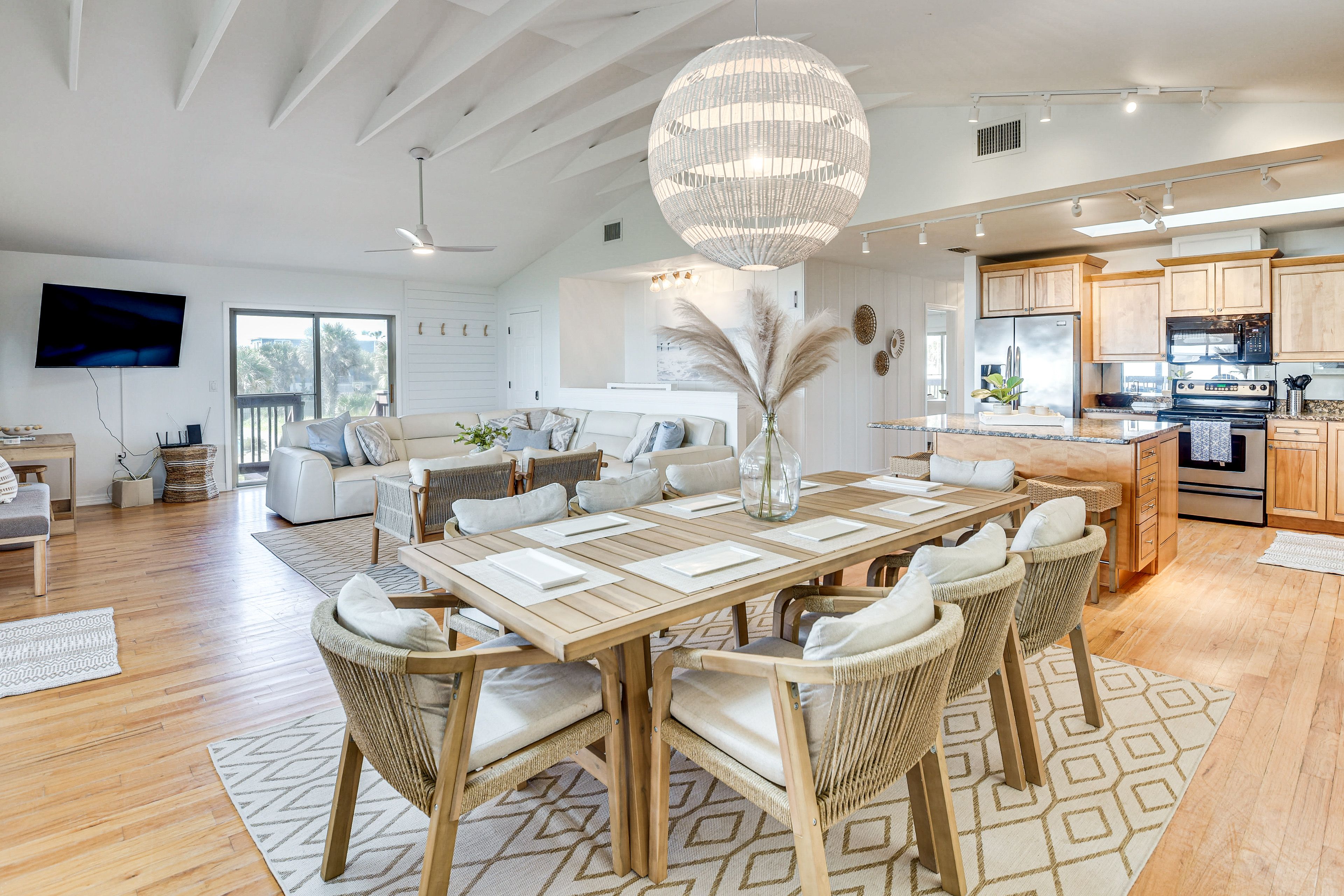 Interior | Open Floor Plan | Free WiFi