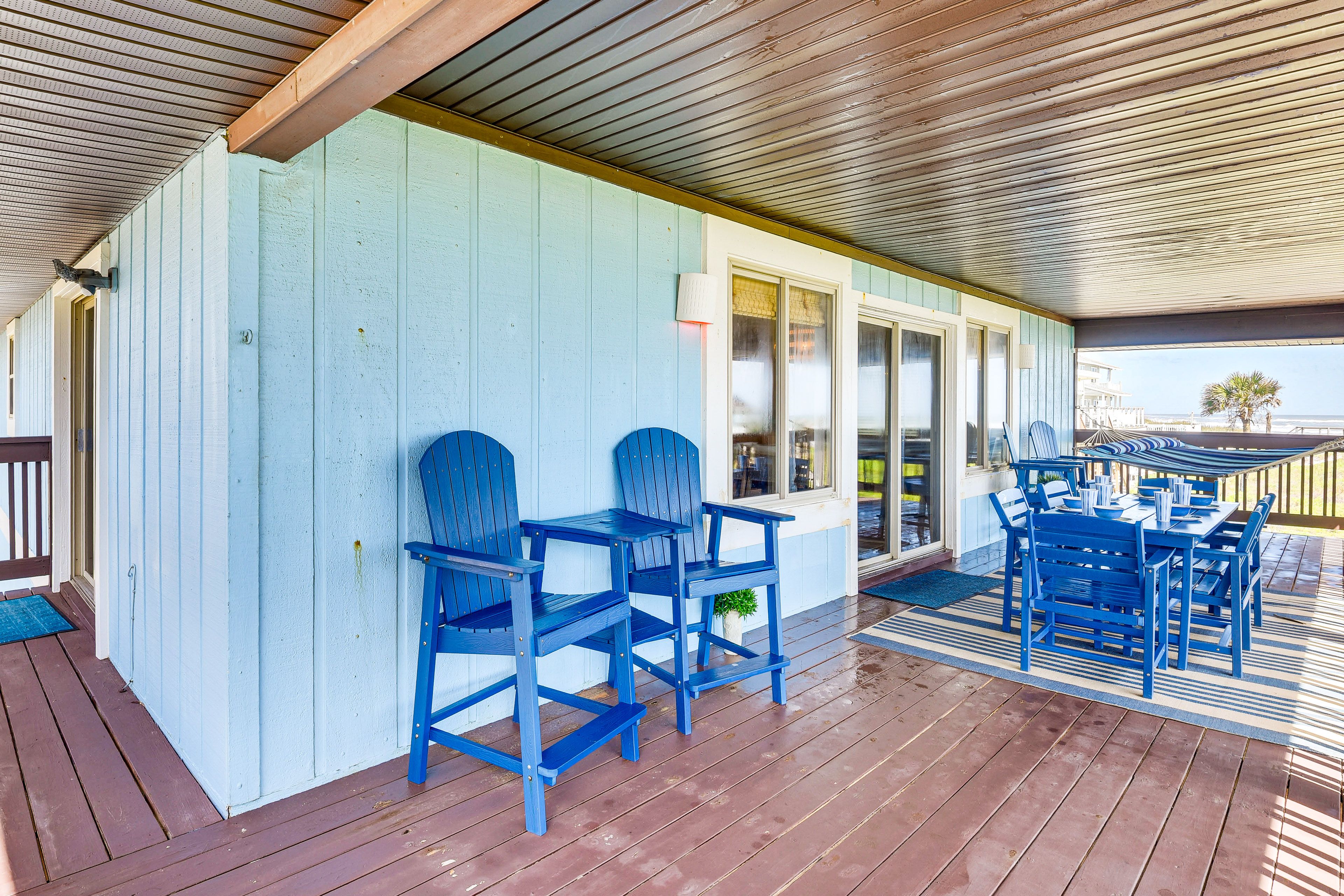 Covered Deck | Outdoor Dining | 2nd Floor