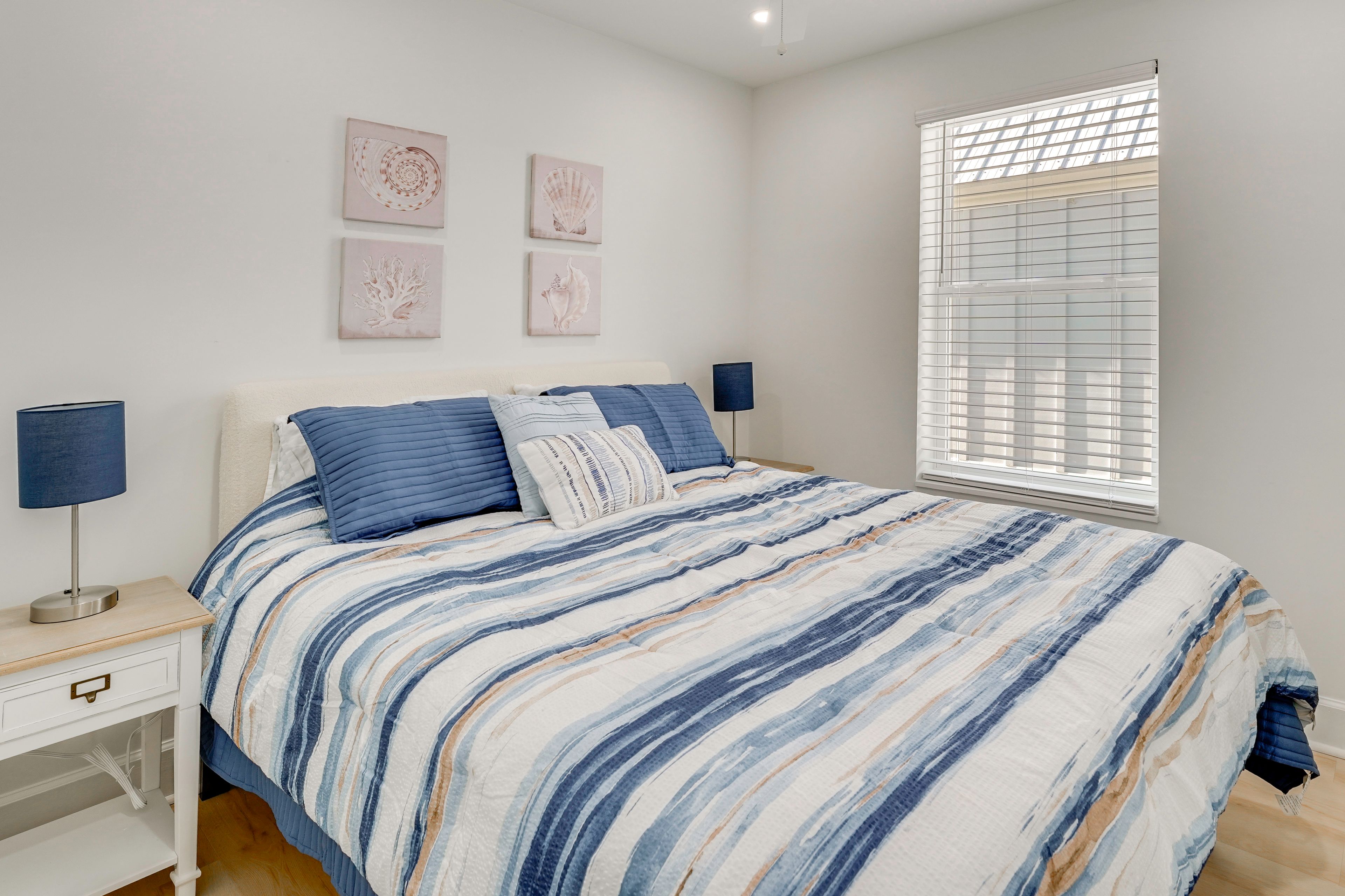 Bedroom 2 | 1st Floor | Queen Bed