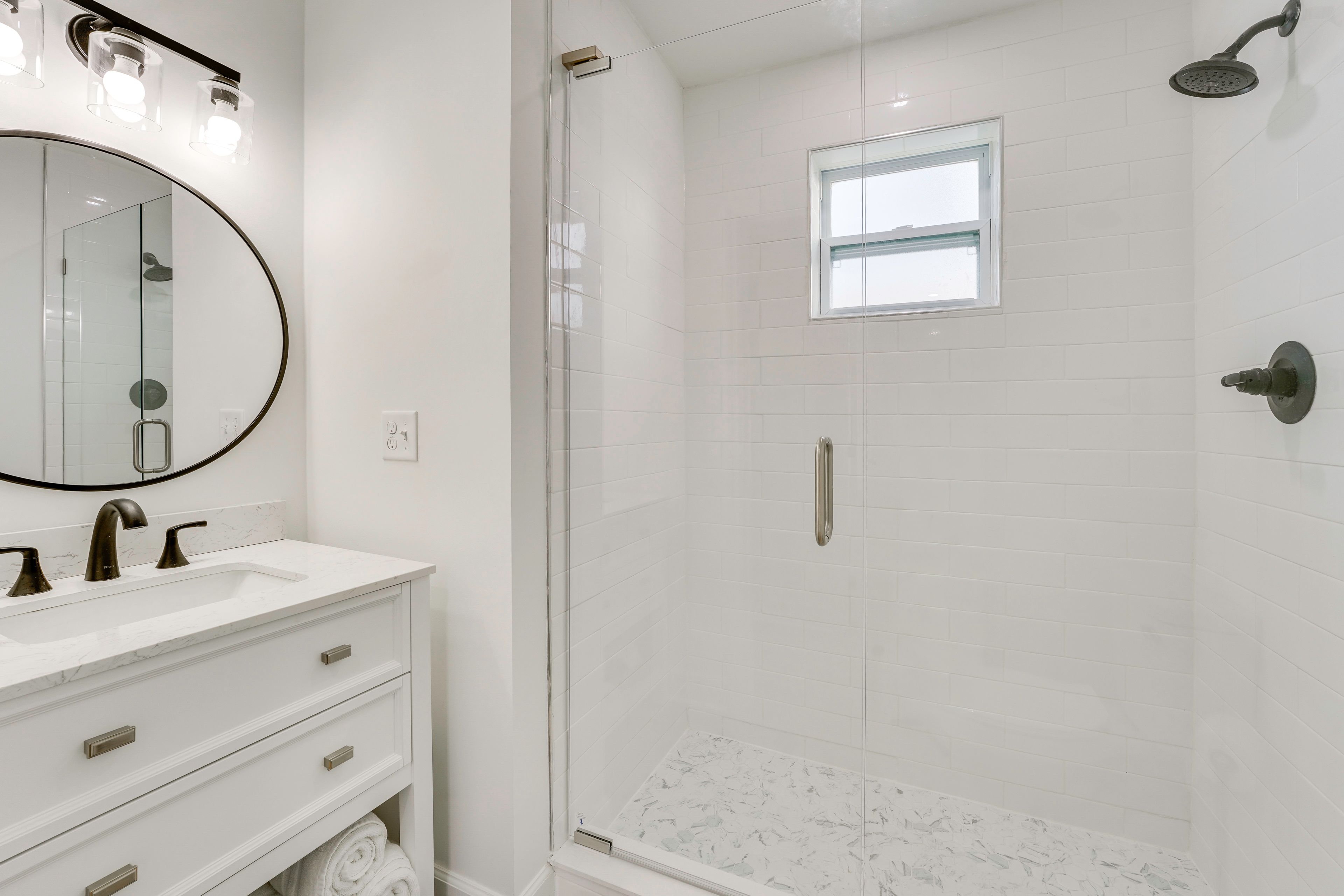 Full Bathroom | 1st Floor