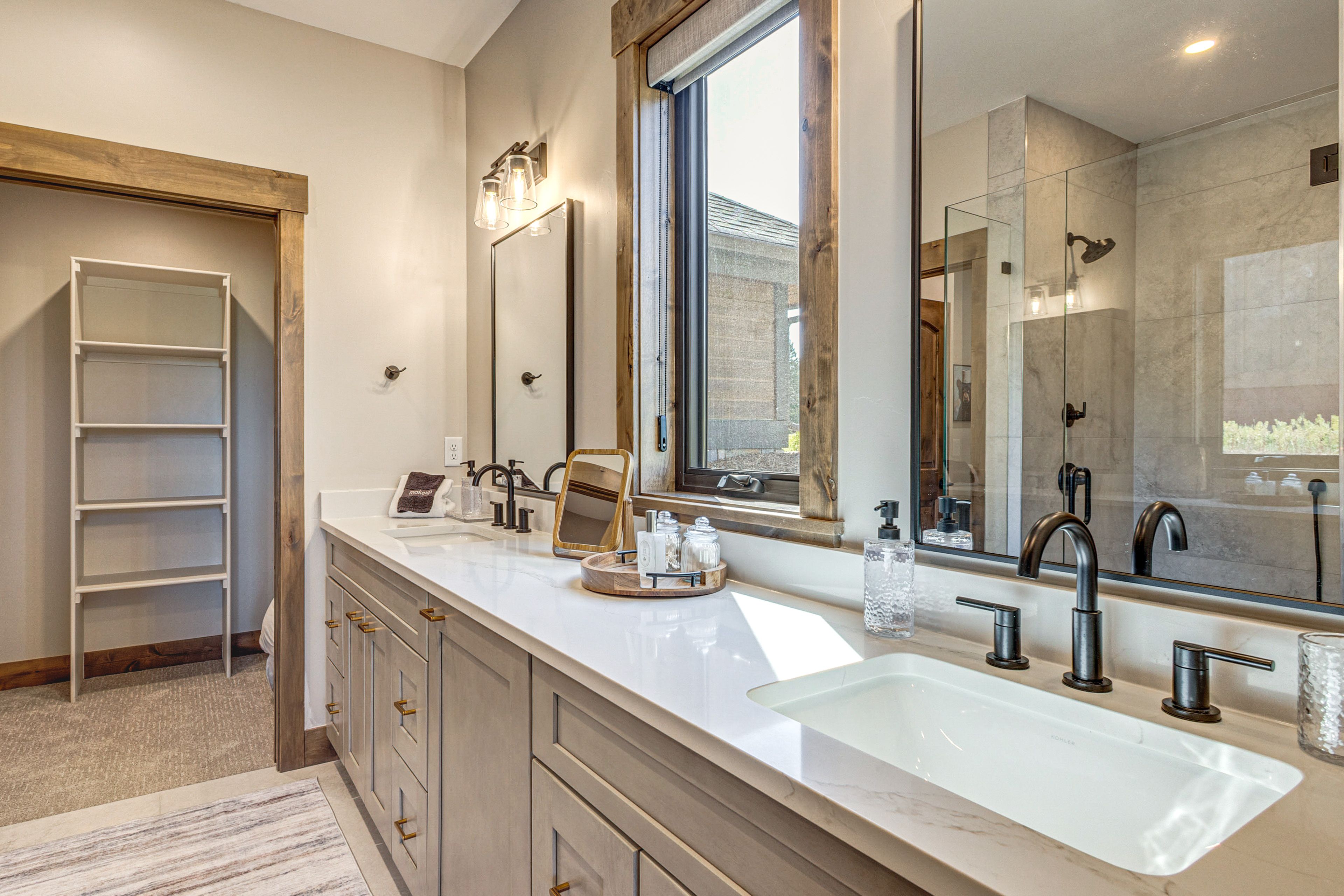 En-Suite Bathroom | 1st Floor