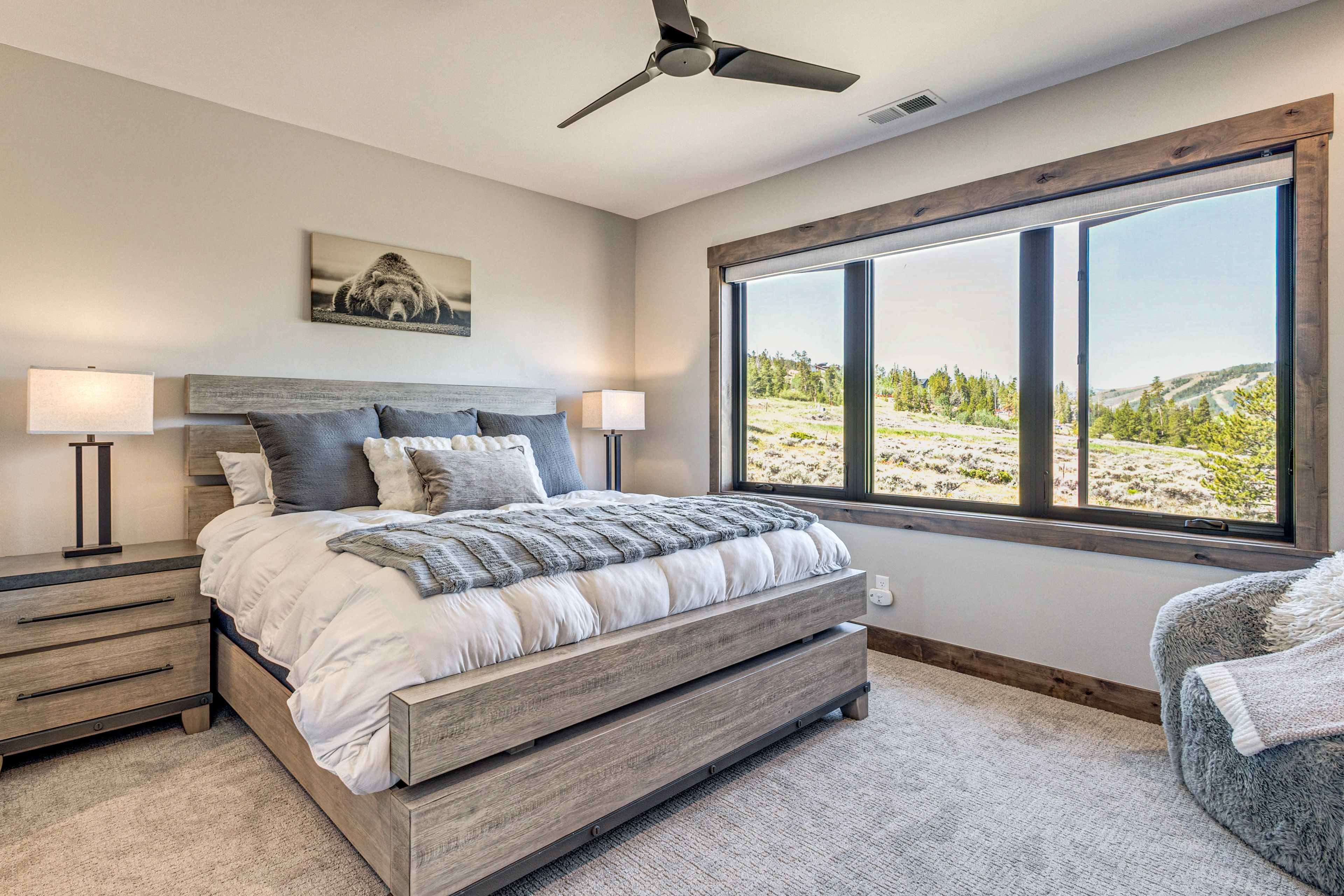 Bedroom 2 | King Bed | 1st Floor