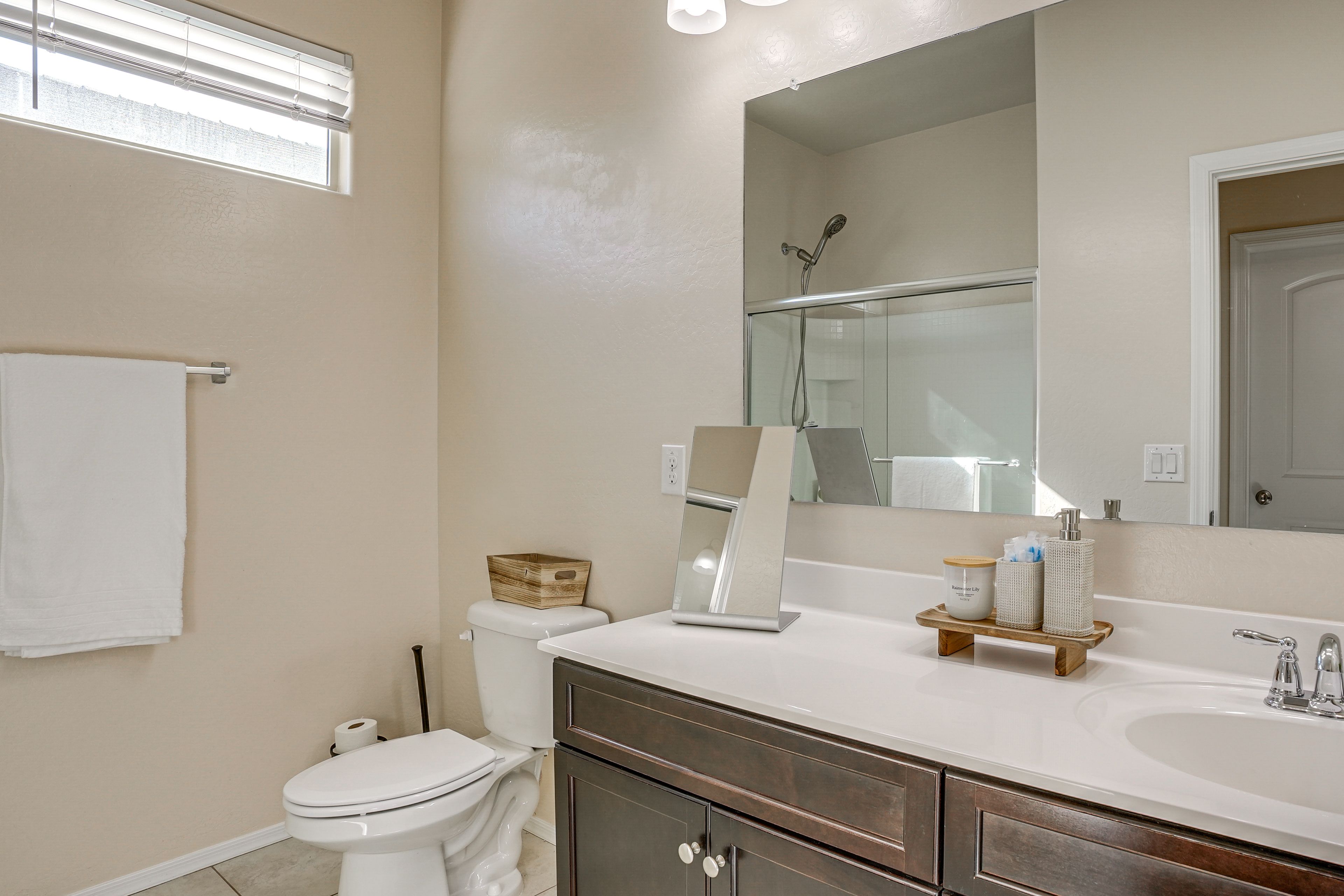 Full Bathroom | Towels & Linens Provided