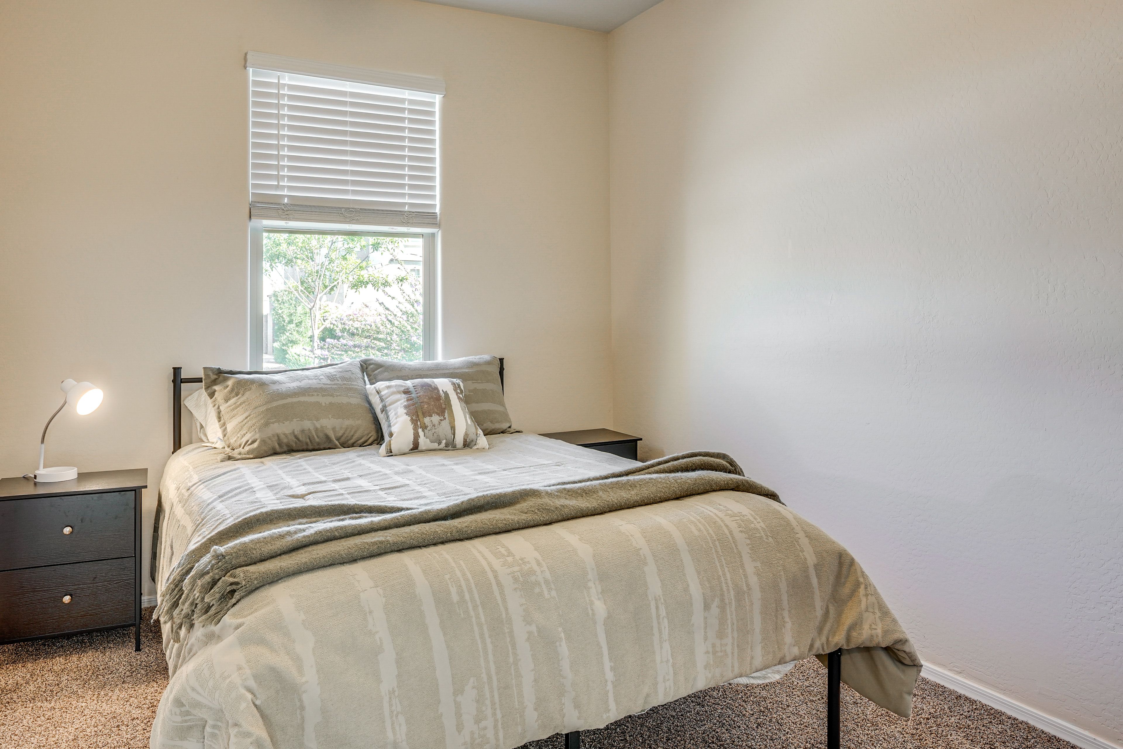 Bedroom 2 | Queen Bed