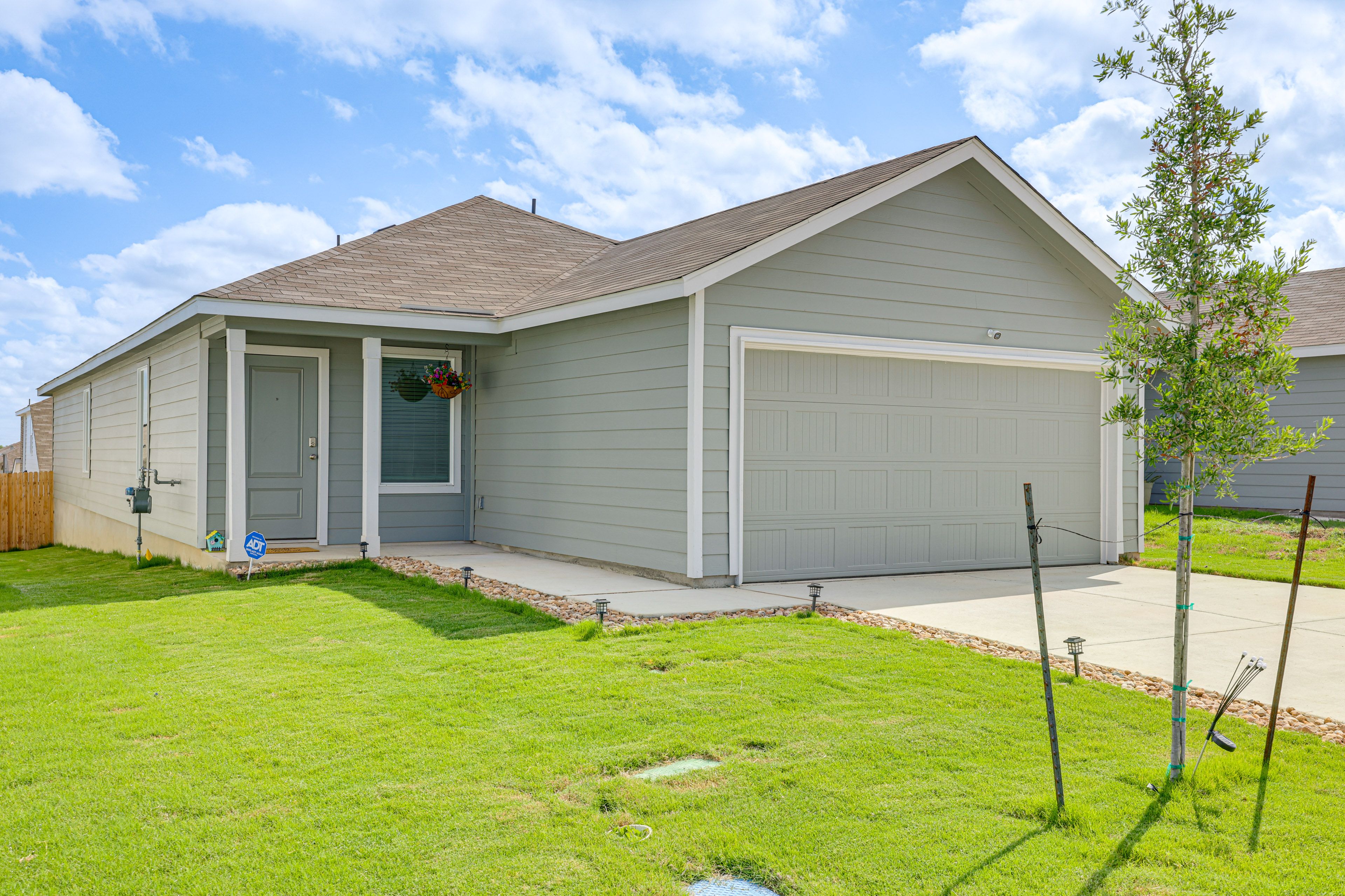 Parking | Garage (2 Vehicles) | Driveway (2 Vehicles)